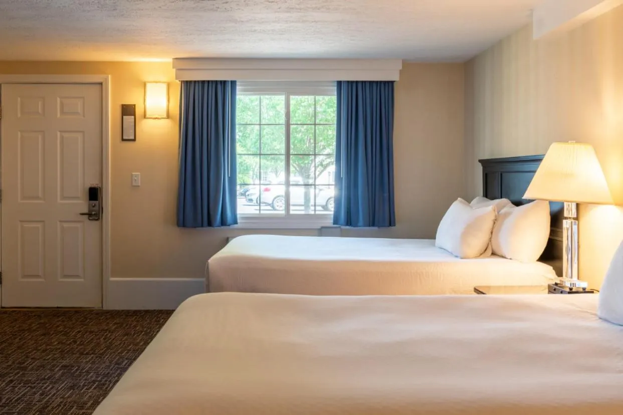 Bed in Ogunquit Hotel and Suites