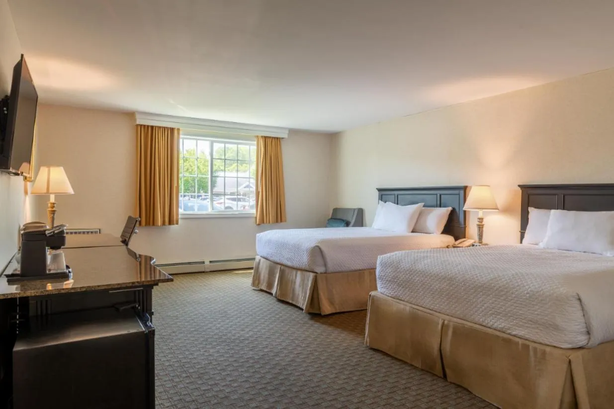 Bedroom, Bed in Ogunquit Hotel and Suites