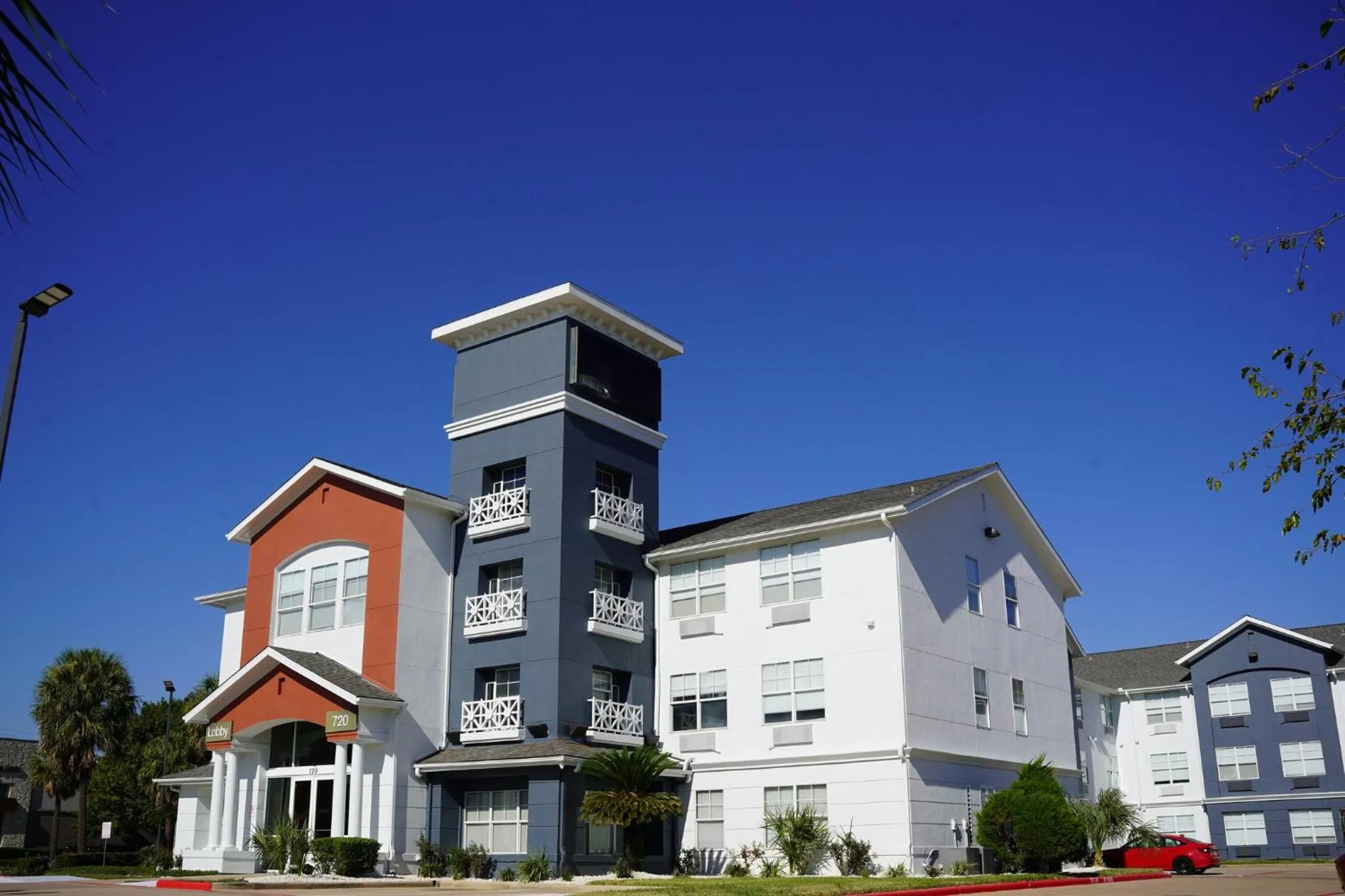 Property building in Candlewood Suites Houston Space Center - Webster