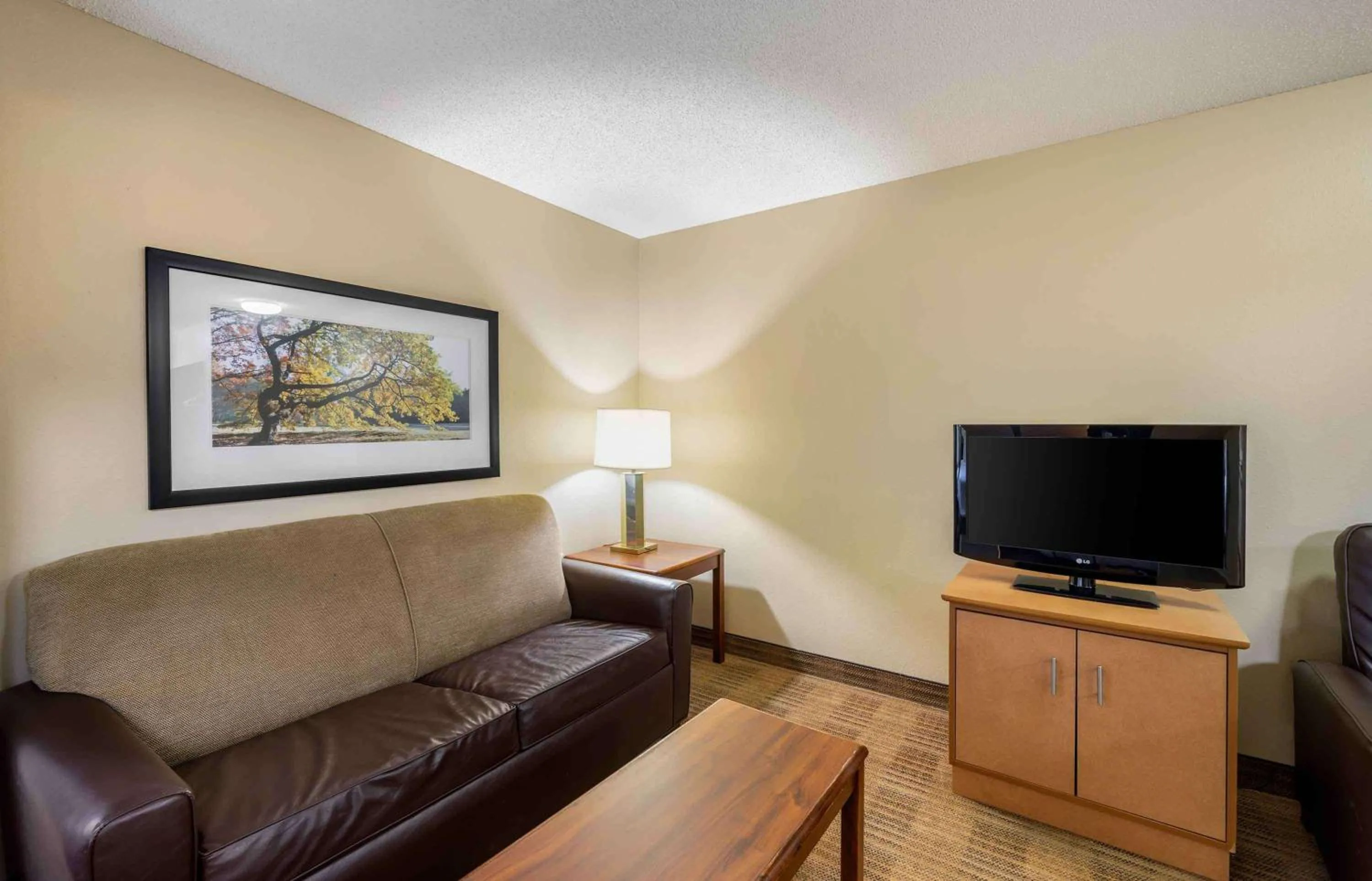 Bedroom in Extended Stay America Suites - Omaha - West