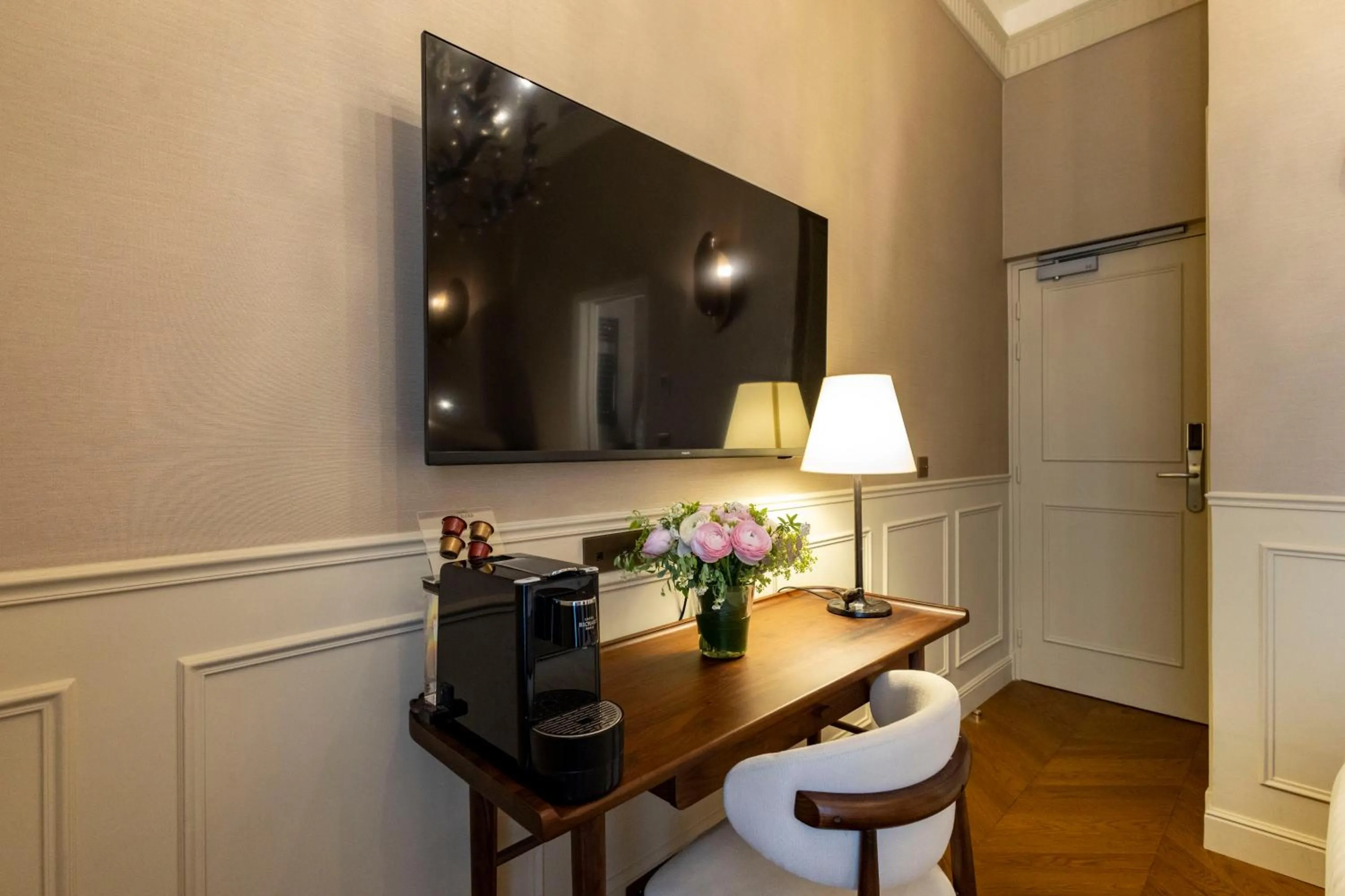 minibar in Hotel Residence Foch