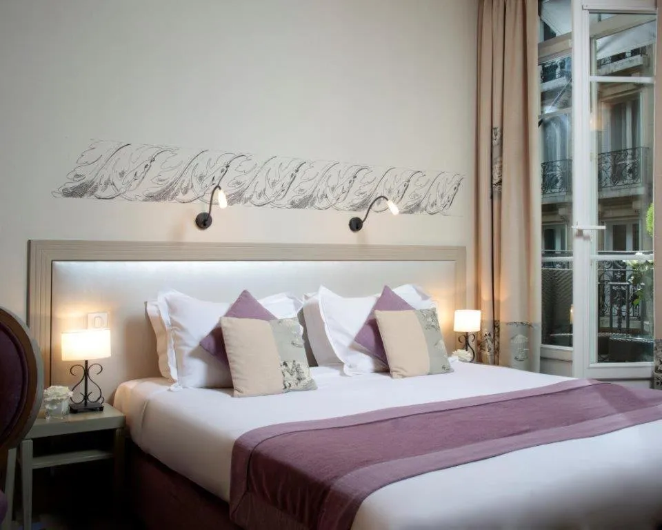 Bed in Hotel Residence Foch