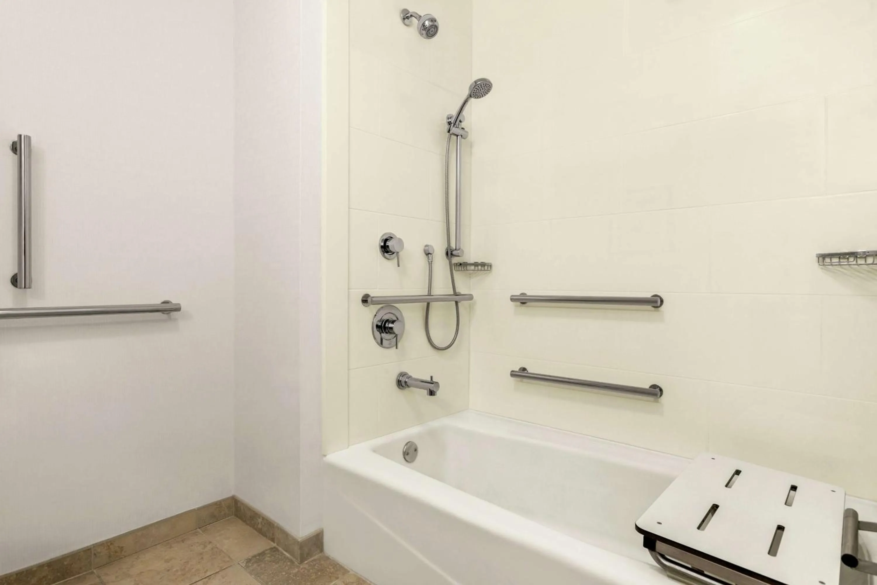 Bathroom in Hampton Inn Athens