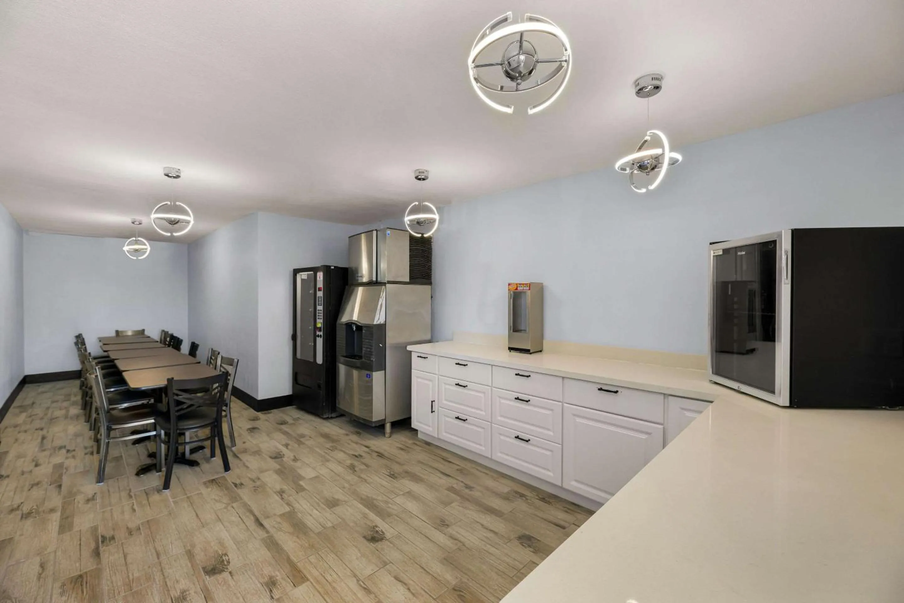 Breakfast in Rodeway Inn Midland South