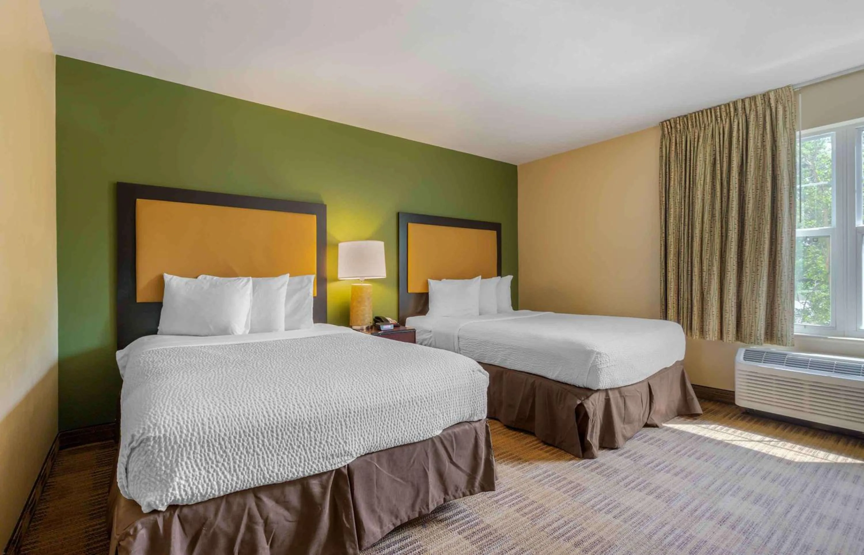 Bedroom, Bed in Extended Stay America Suites - Columbia - Northwest Harbison