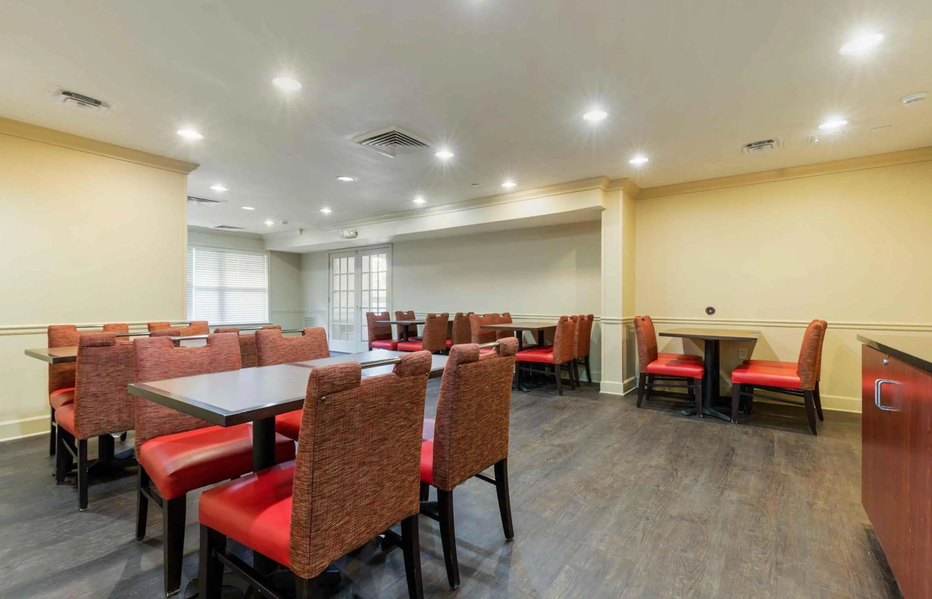 Breakfast in Extended Stay America Suites - Columbia - Northwest Harbison