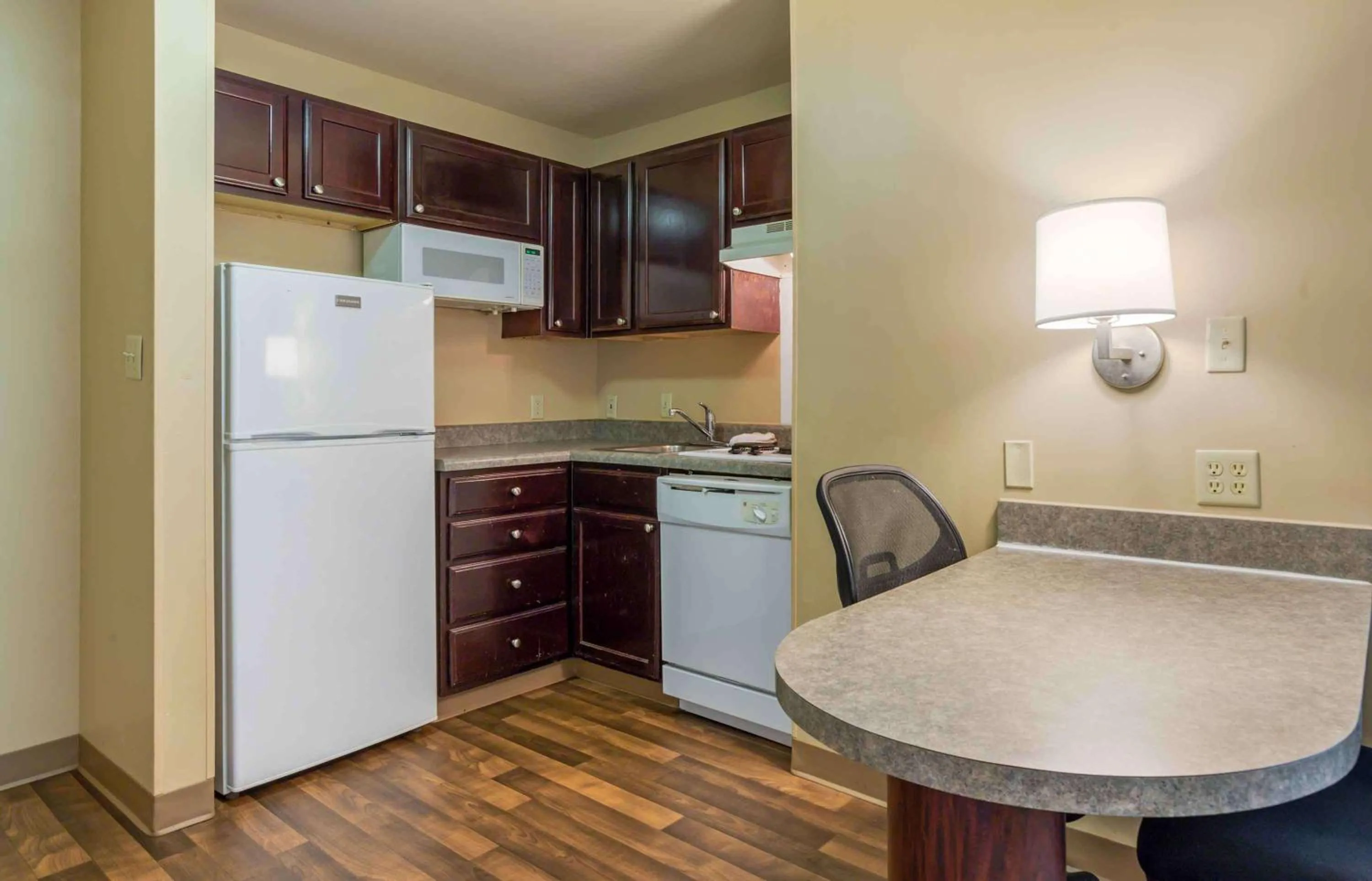 Kitchen or kitchenette in Extended Stay America Suites - Columbia - Northwest Harbison