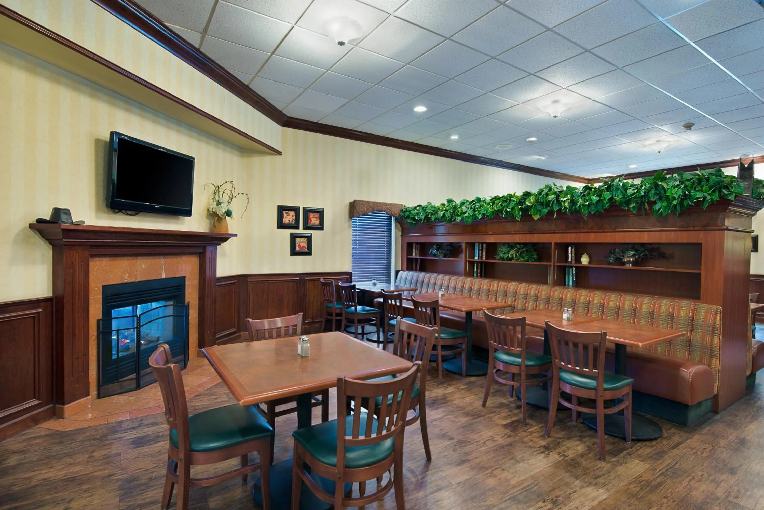 Restaurant/places to eat in Oxford Suites Pendleton