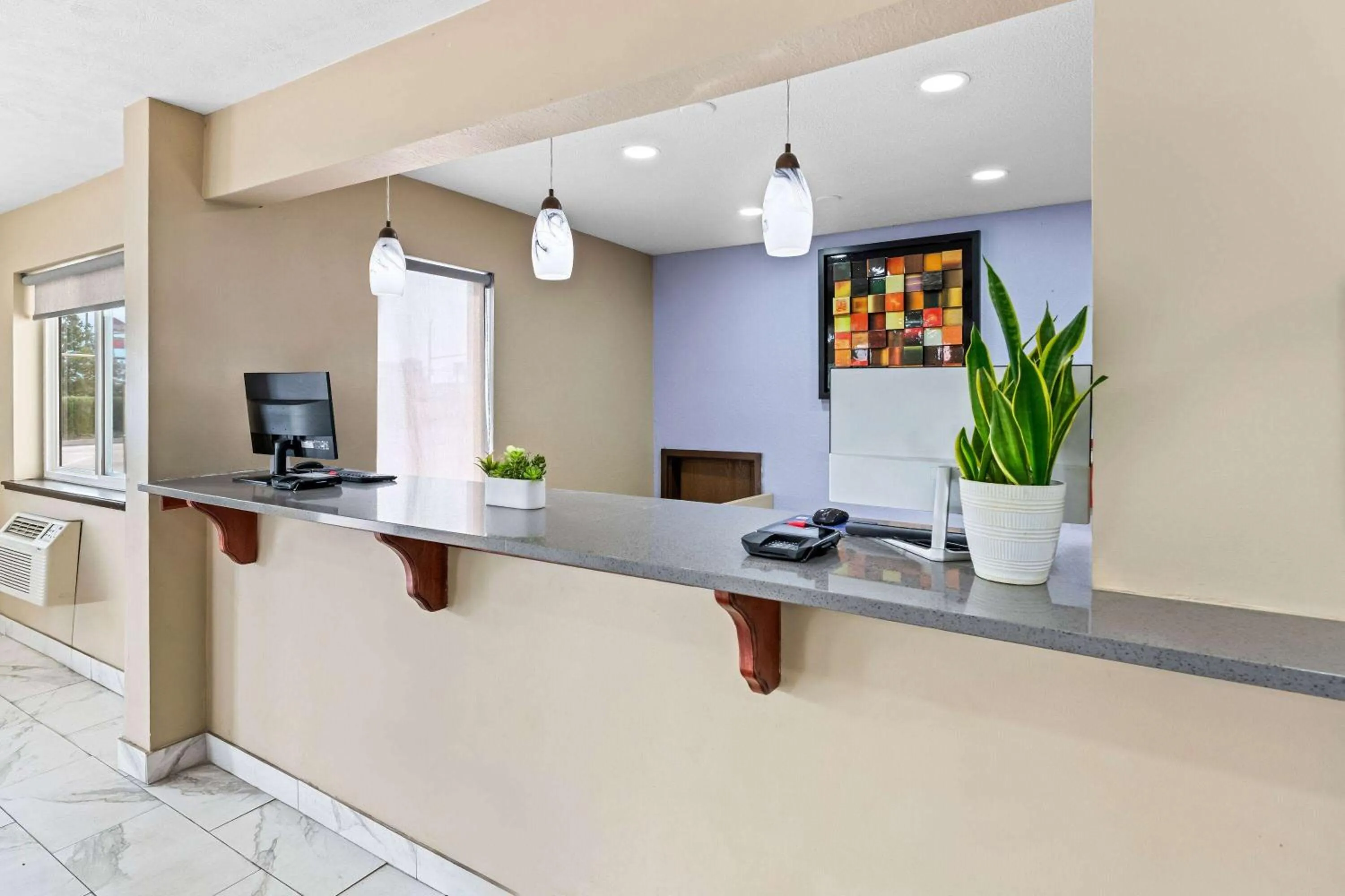 Lobby or reception in Super 8 by Wyndham Council Bluffs IA Omaha NE Area