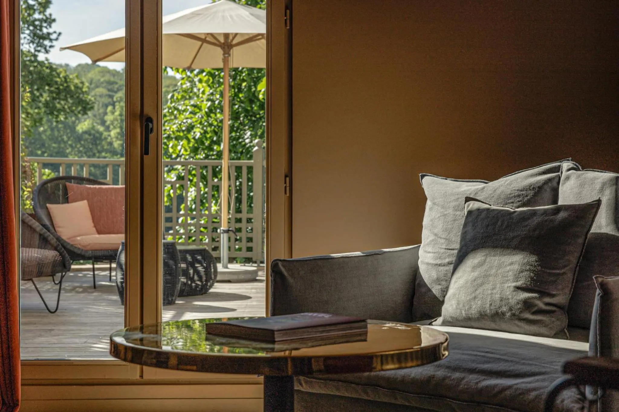 Seating area in Les Etangs de Corot