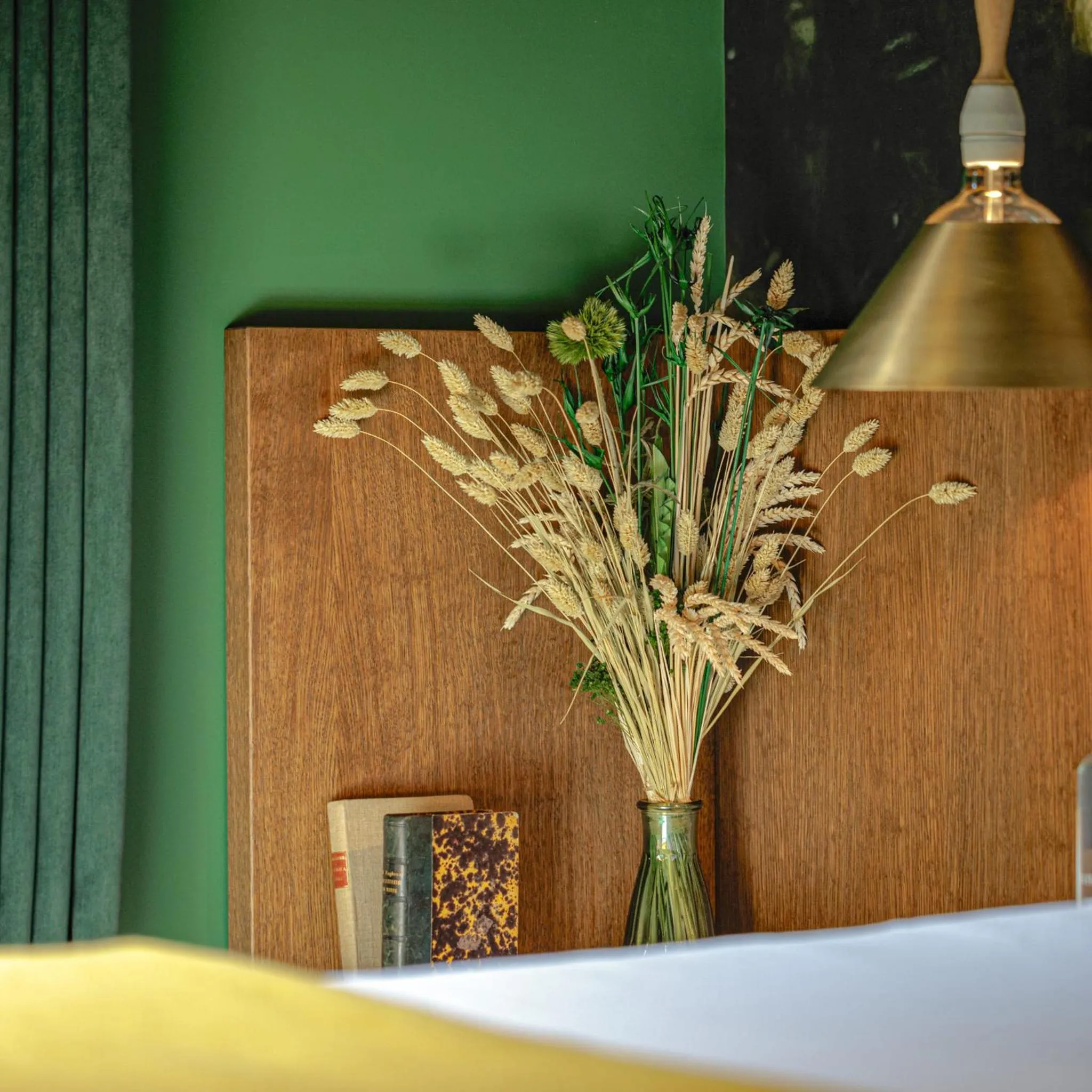 Decorative detail, Bed in Les Etangs de Corot