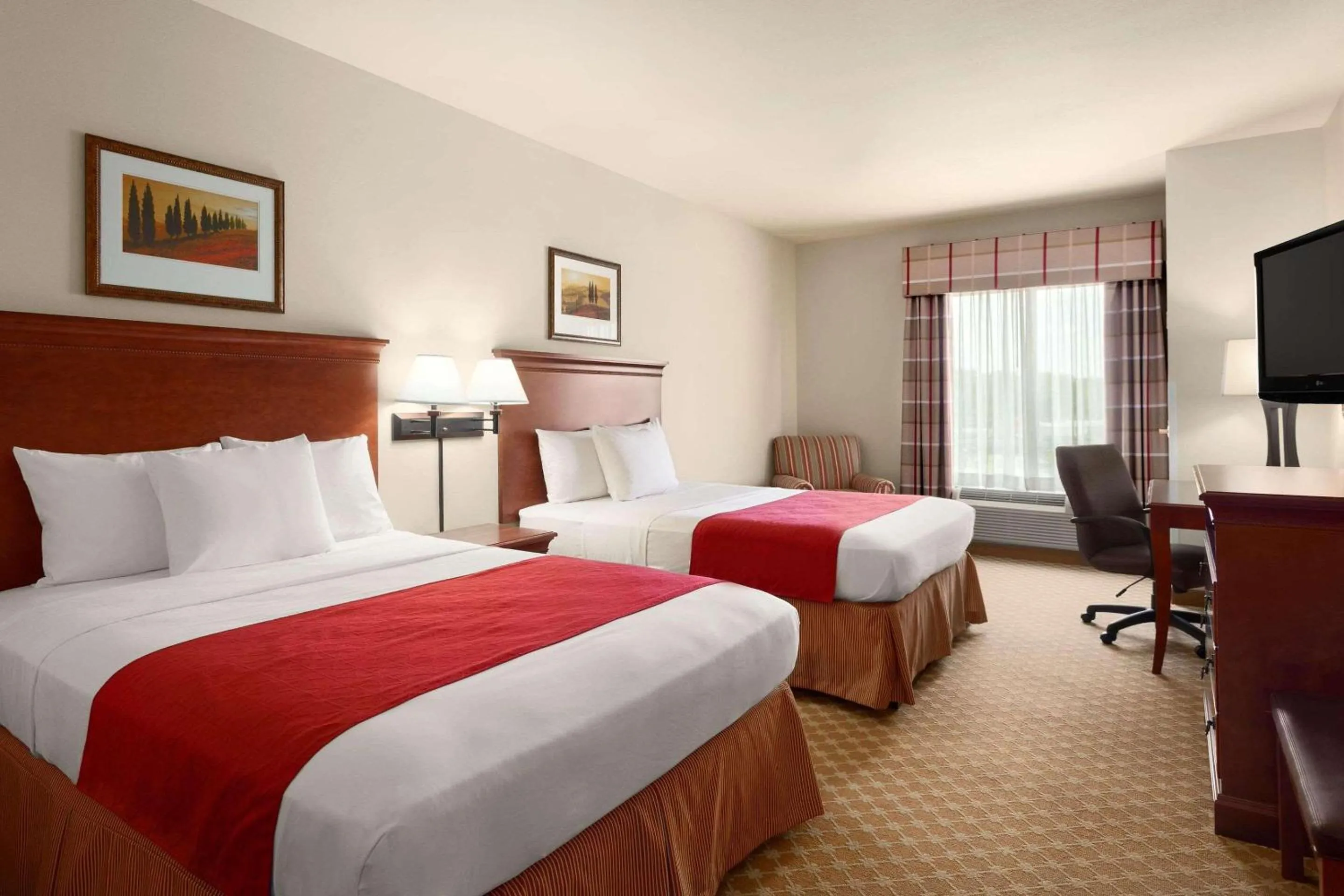 Bedroom, Bed in Country Inn & Suites by Radisson, Tifton, GA