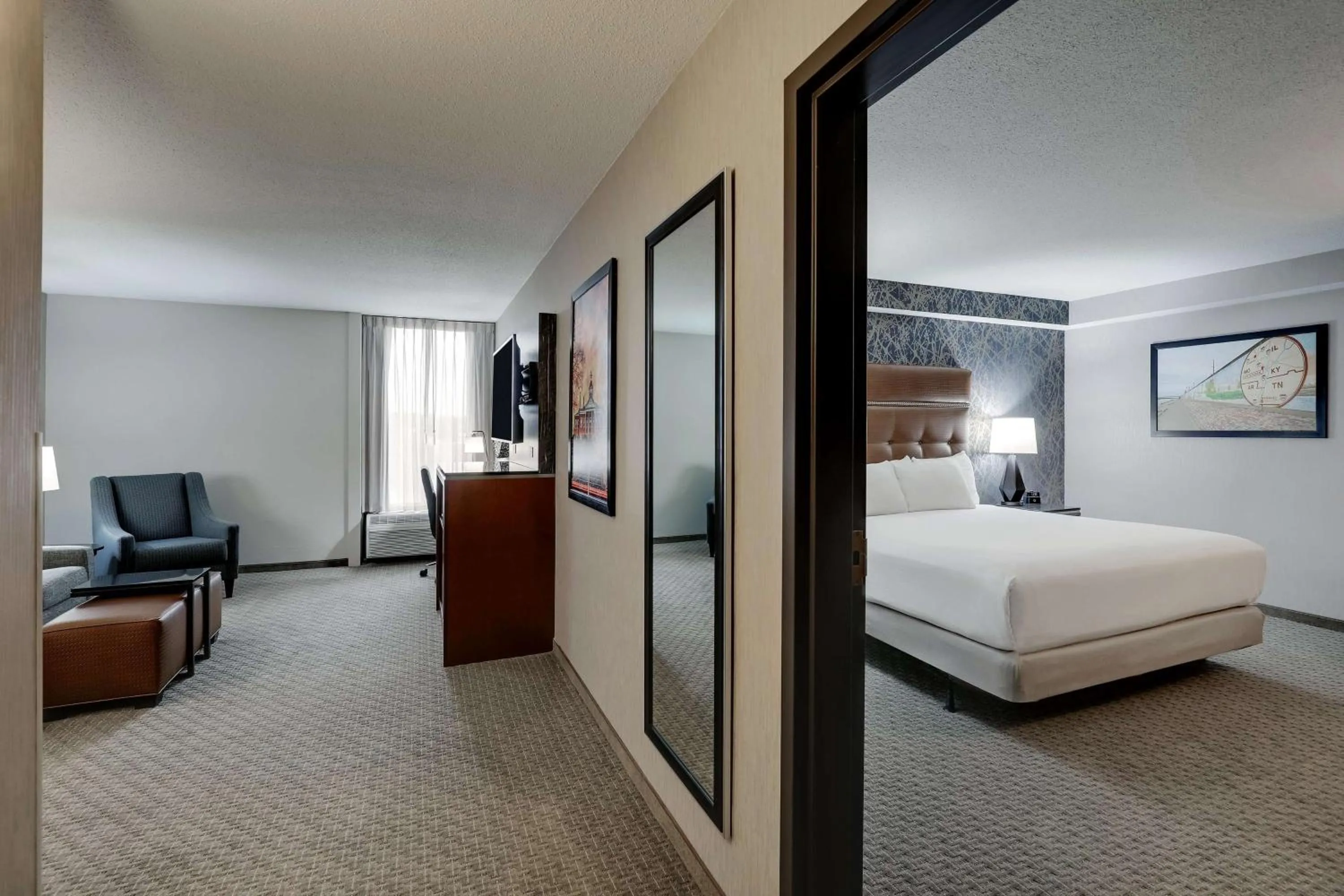 Bedroom, Bed in Drury Inn & Suites Cape Girardeau