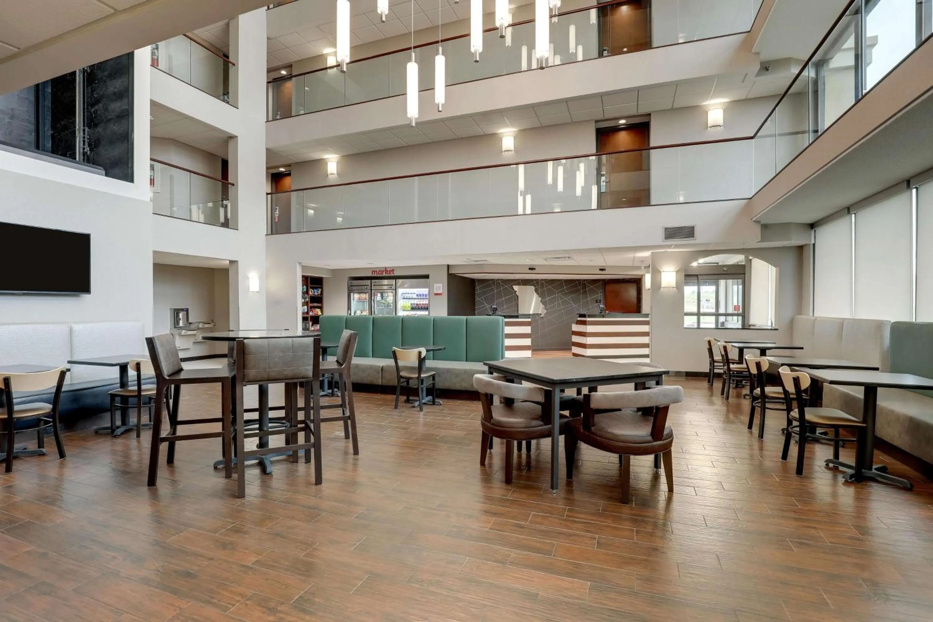 Breakfast in Drury Inn & Suites Cape Girardeau