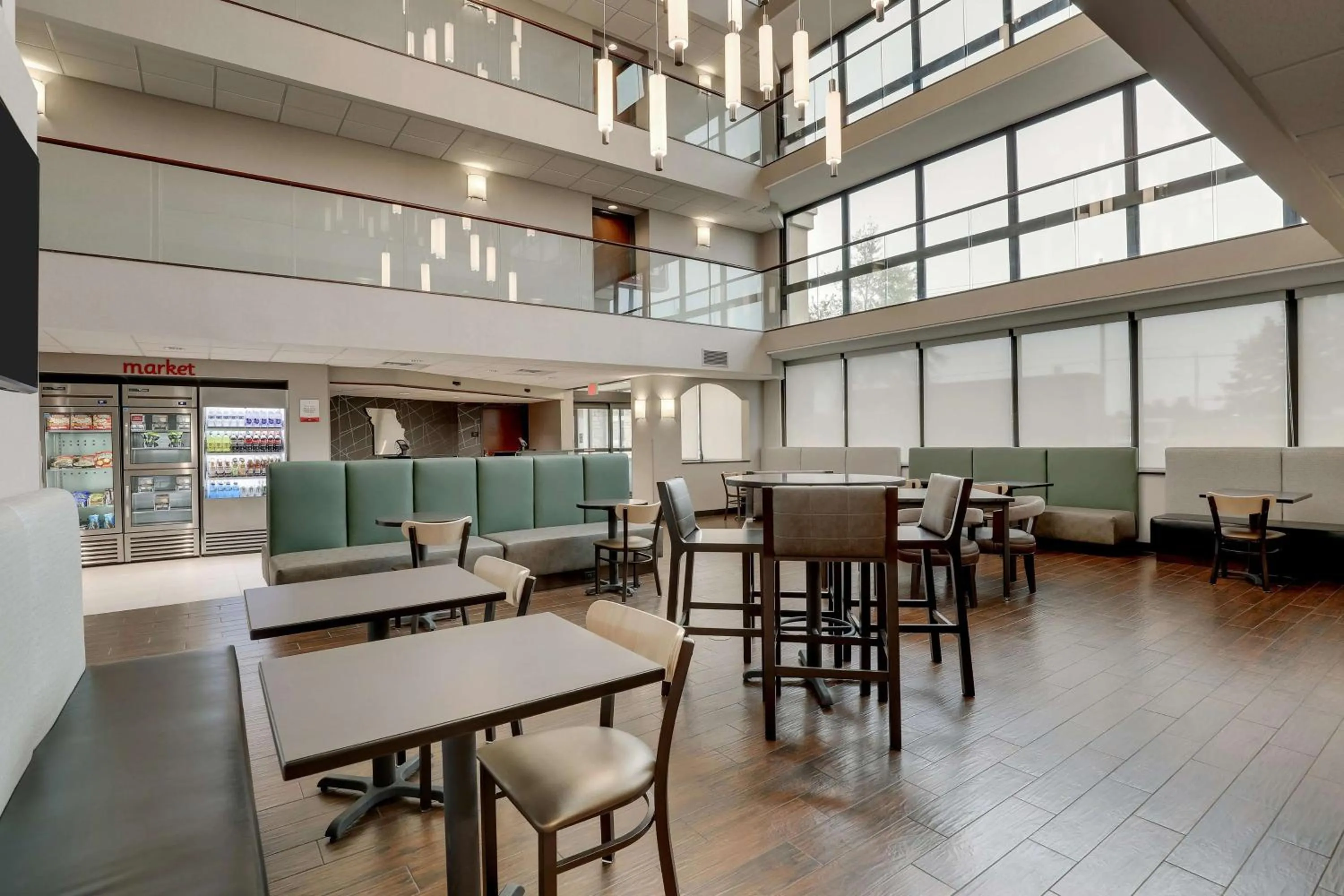 Breakfast in Drury Inn & Suites Cape Girardeau