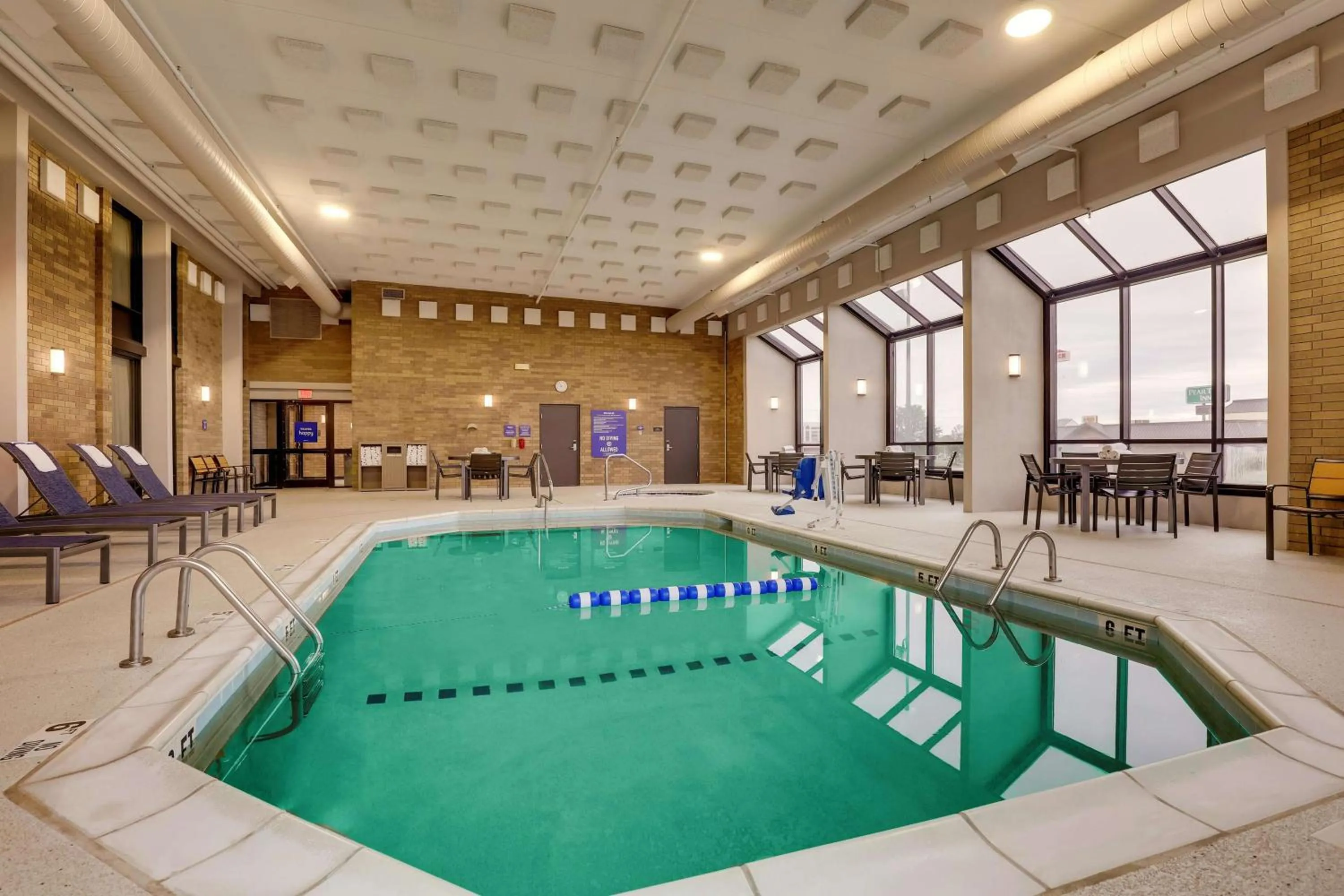 Pool view in Drury Inn & Suites Cape Girardeau