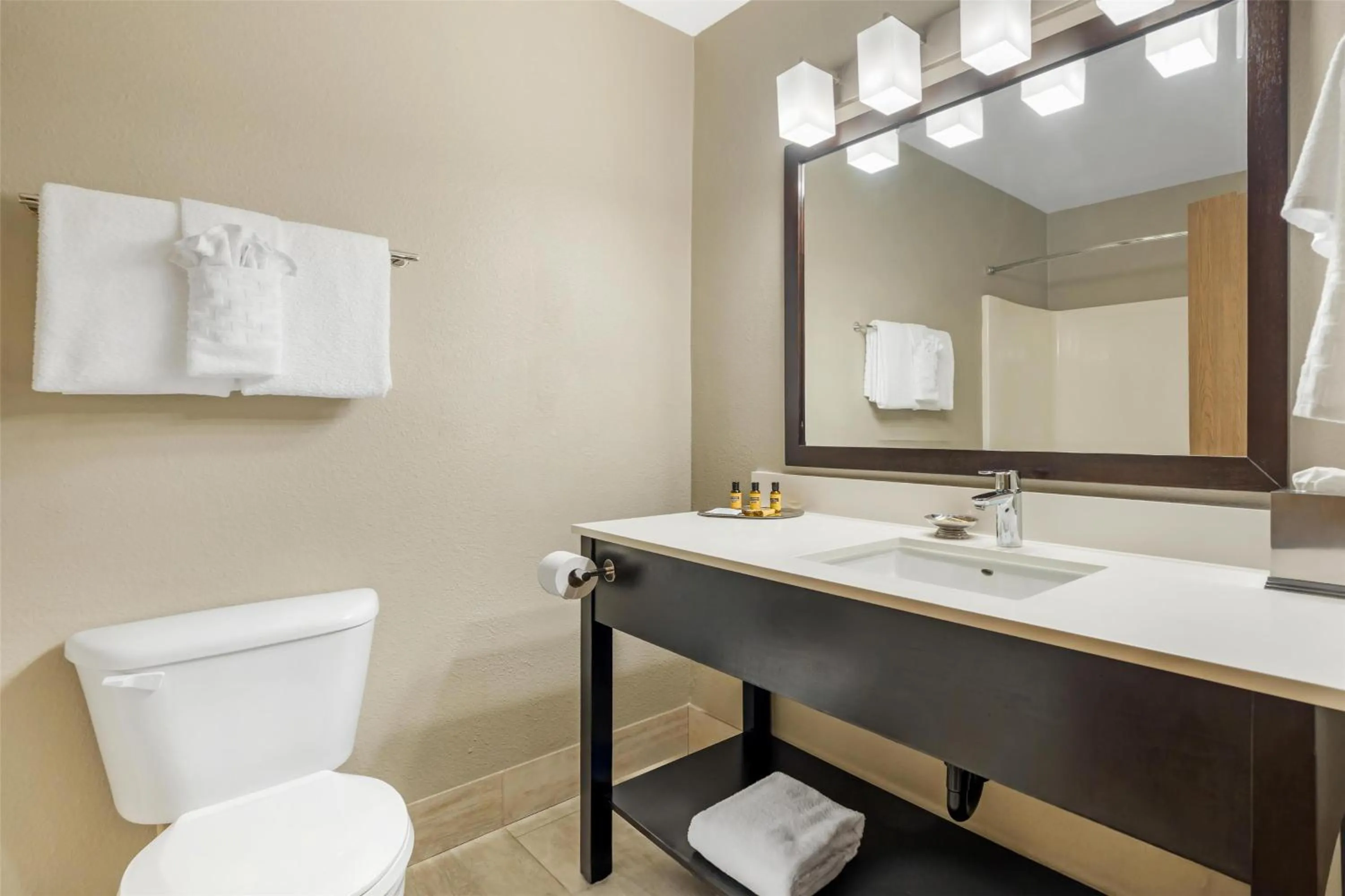 Bathroom in Best Western Plus Aberdeen