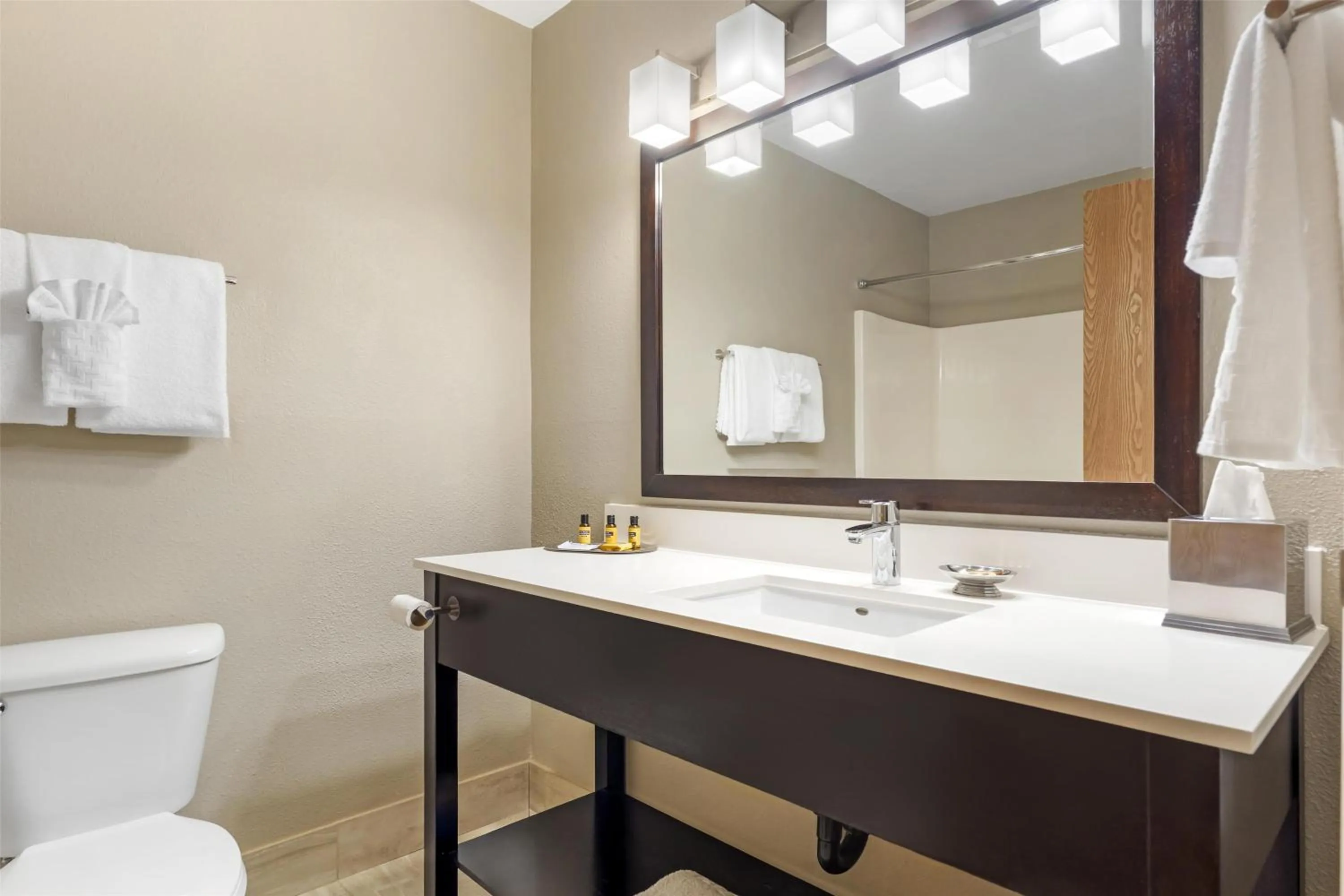 Bathroom in Best Western Plus Aberdeen