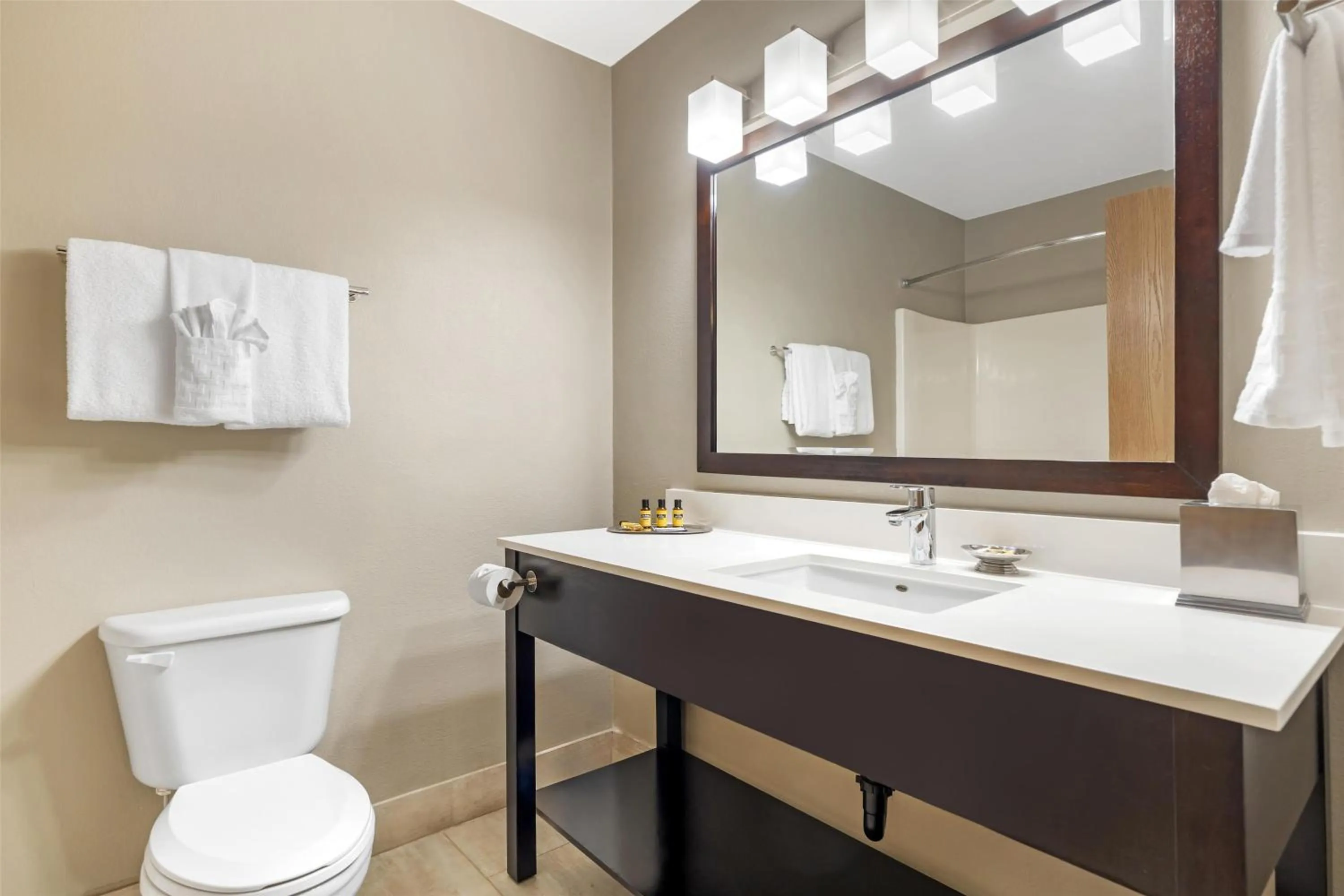 Bathroom in Best Western Plus Aberdeen