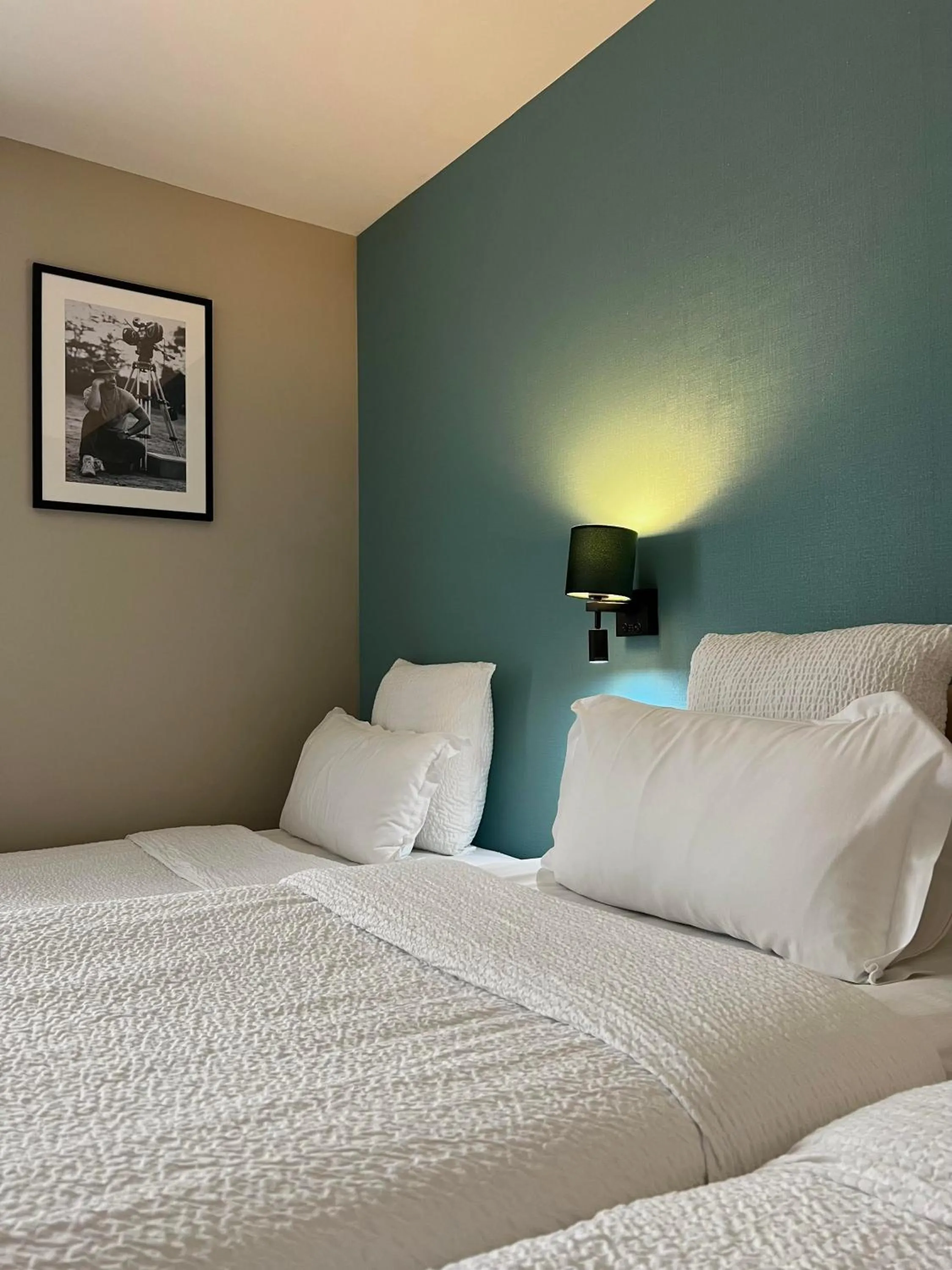 Bed in Hôtel Central Saint Germain