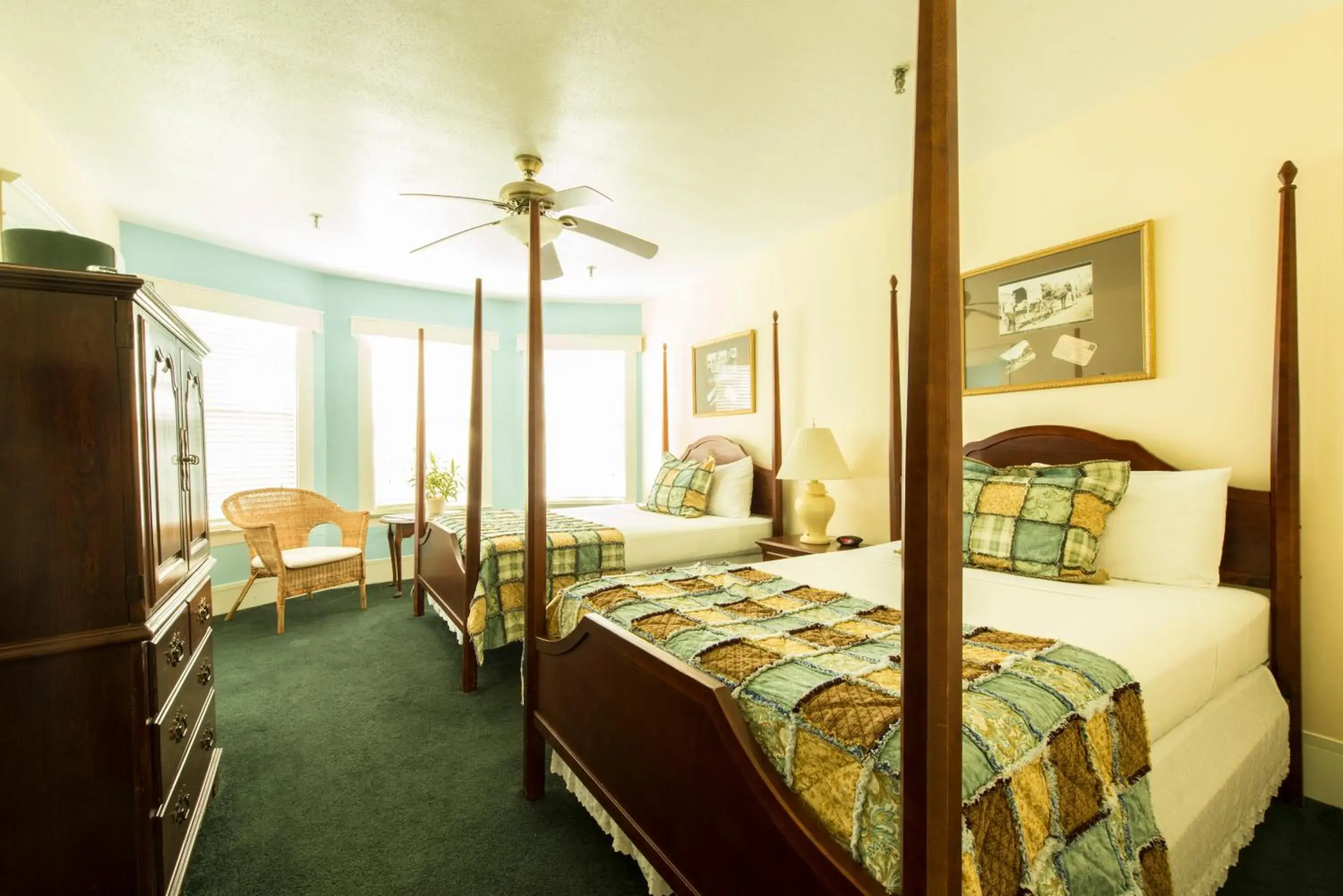 Standard Room with Two Double Beds in Lakeside Inn on Lake Dora Standard Room with Two Double Beds in Lakeside Inn on Lake Dora