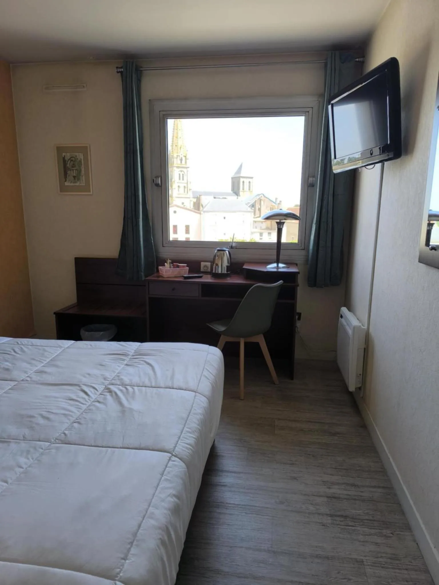 Bedroom, Bed in Hôtel Saint Jacques