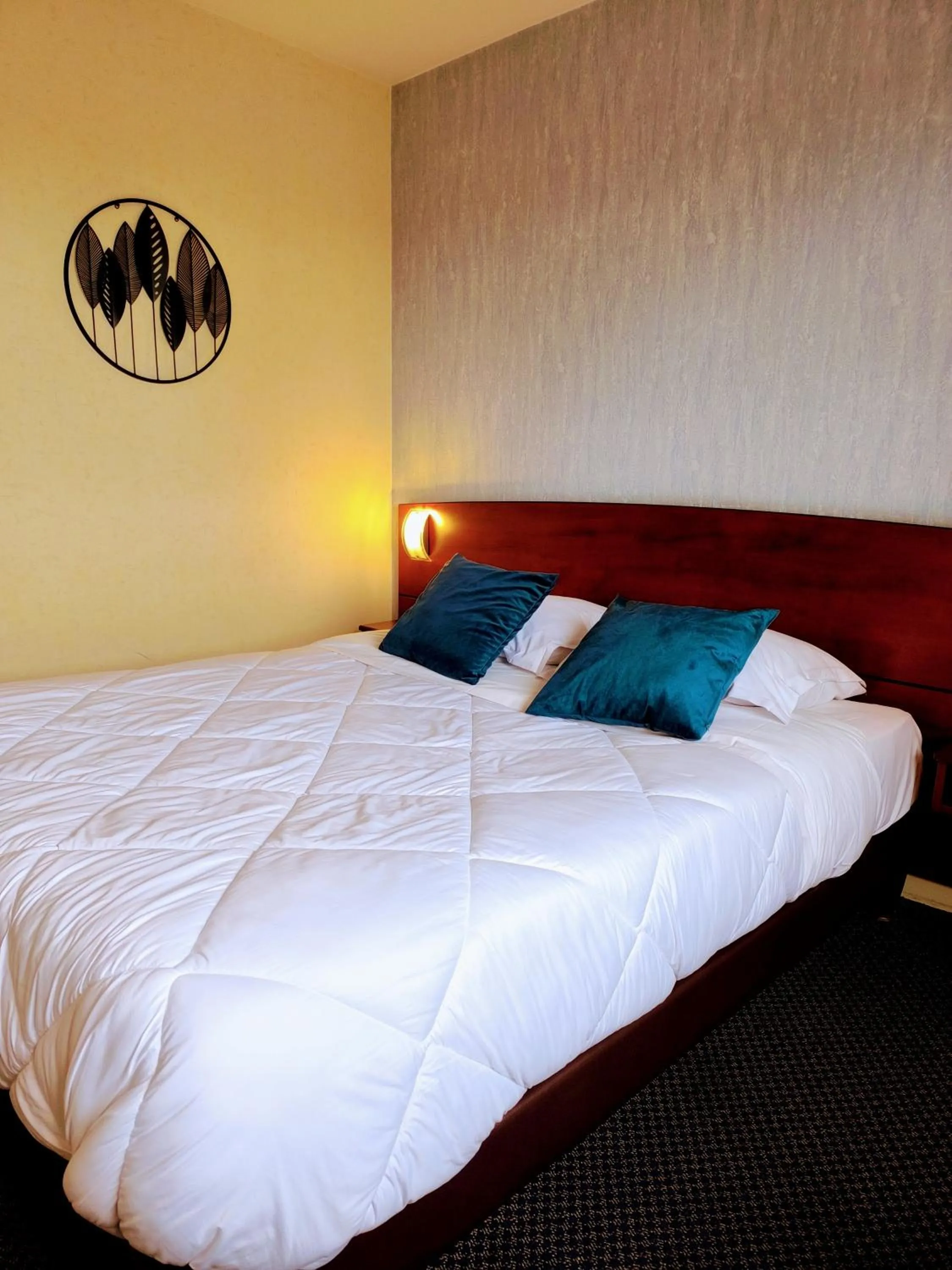 Bedroom, Bed in Hôtel Saint Jacques