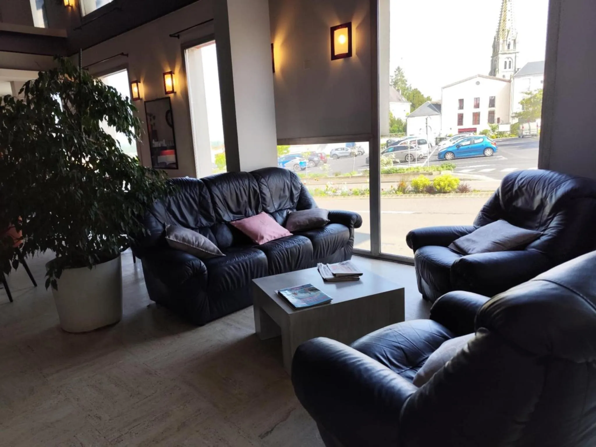 Seating area in Hôtel Saint Jacques