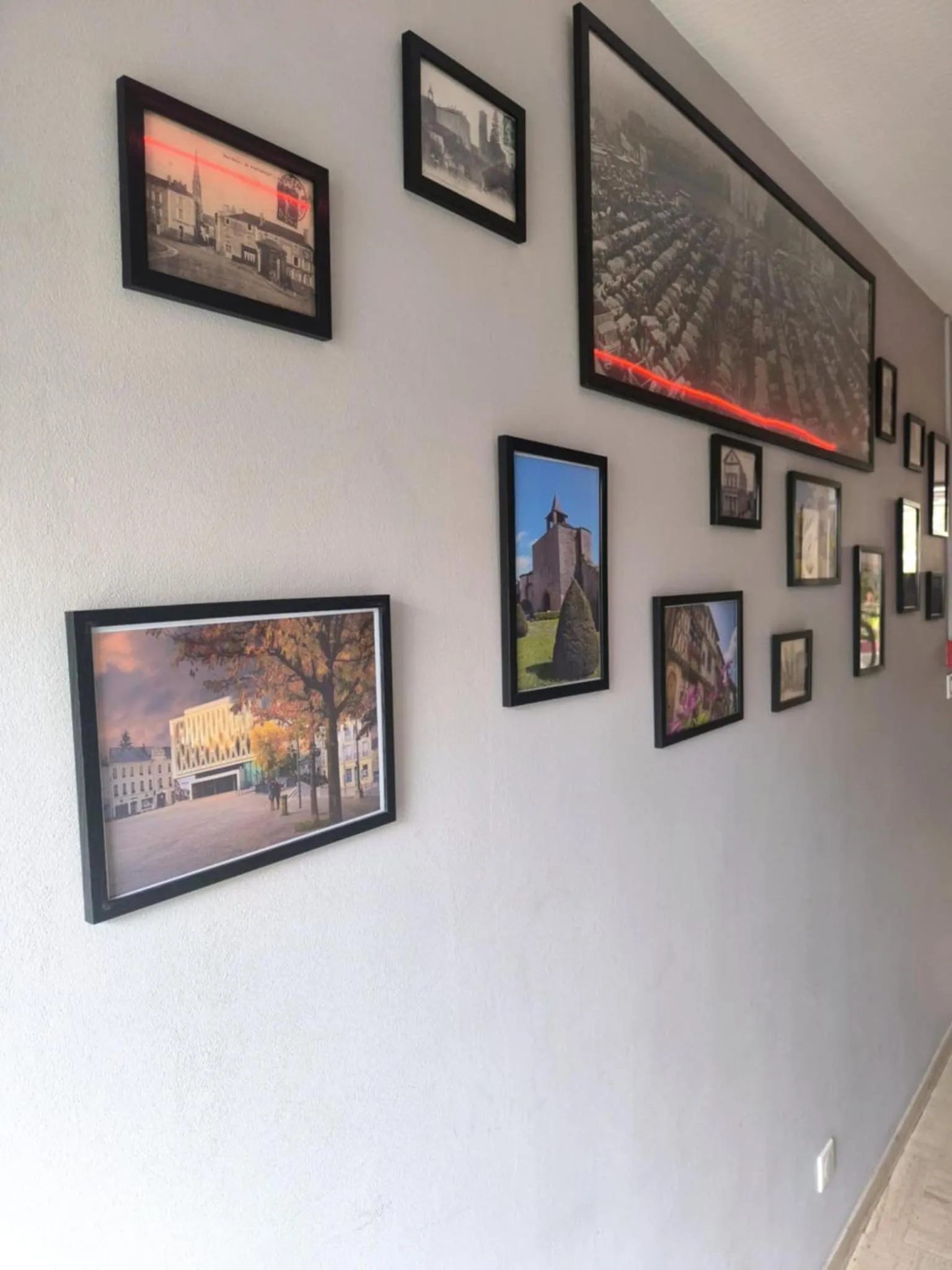 Decorative detail in Hôtel Saint Jacques
