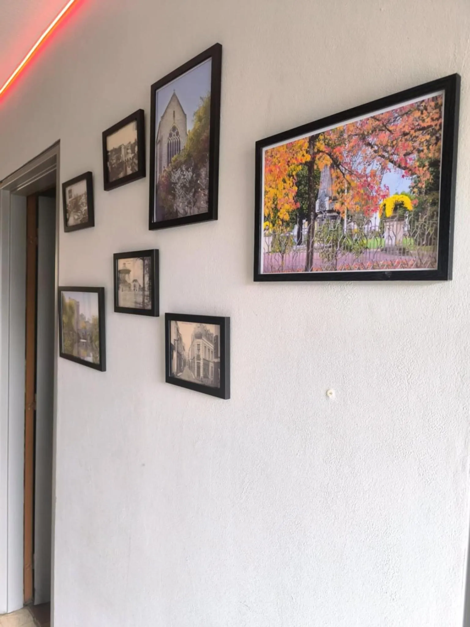 Decorative detail in Hôtel Saint Jacques