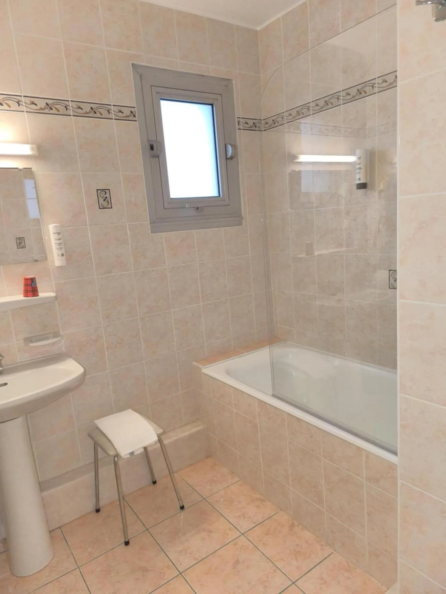 Bathroom in Hôtel Saint Jacques