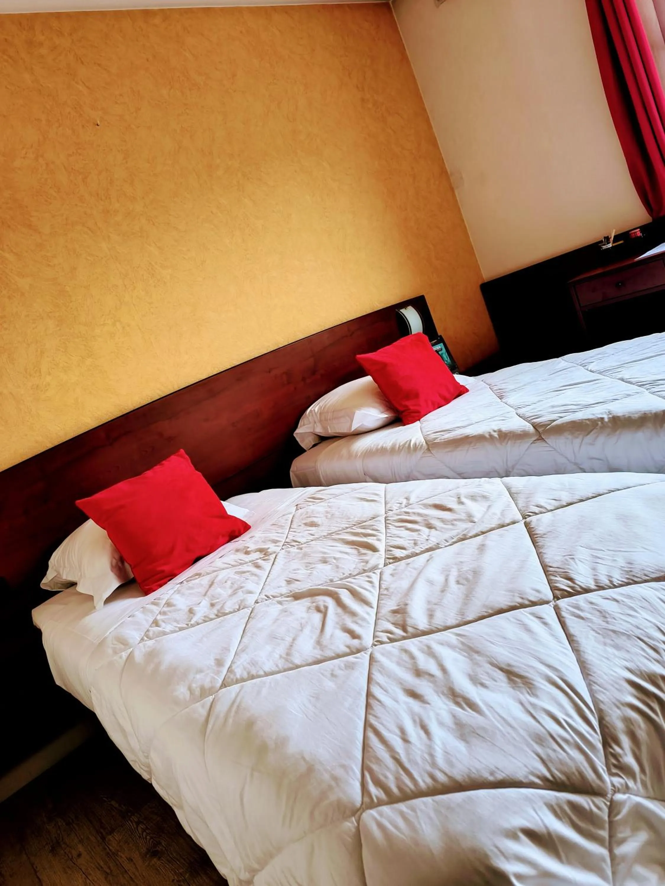 Bedroom, Bed in Hôtel Saint Jacques