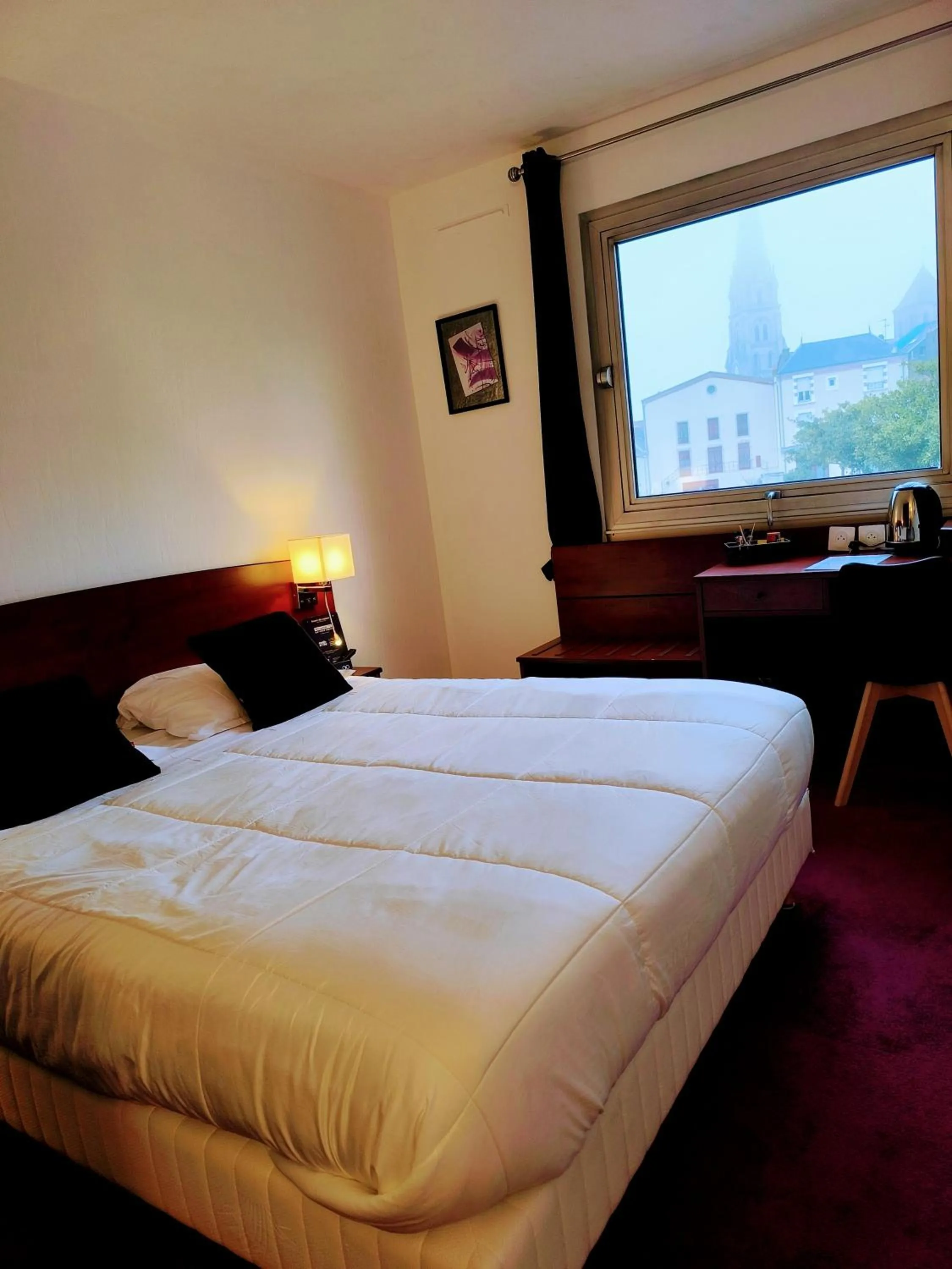 Bedroom, Bed in Hôtel Saint Jacques