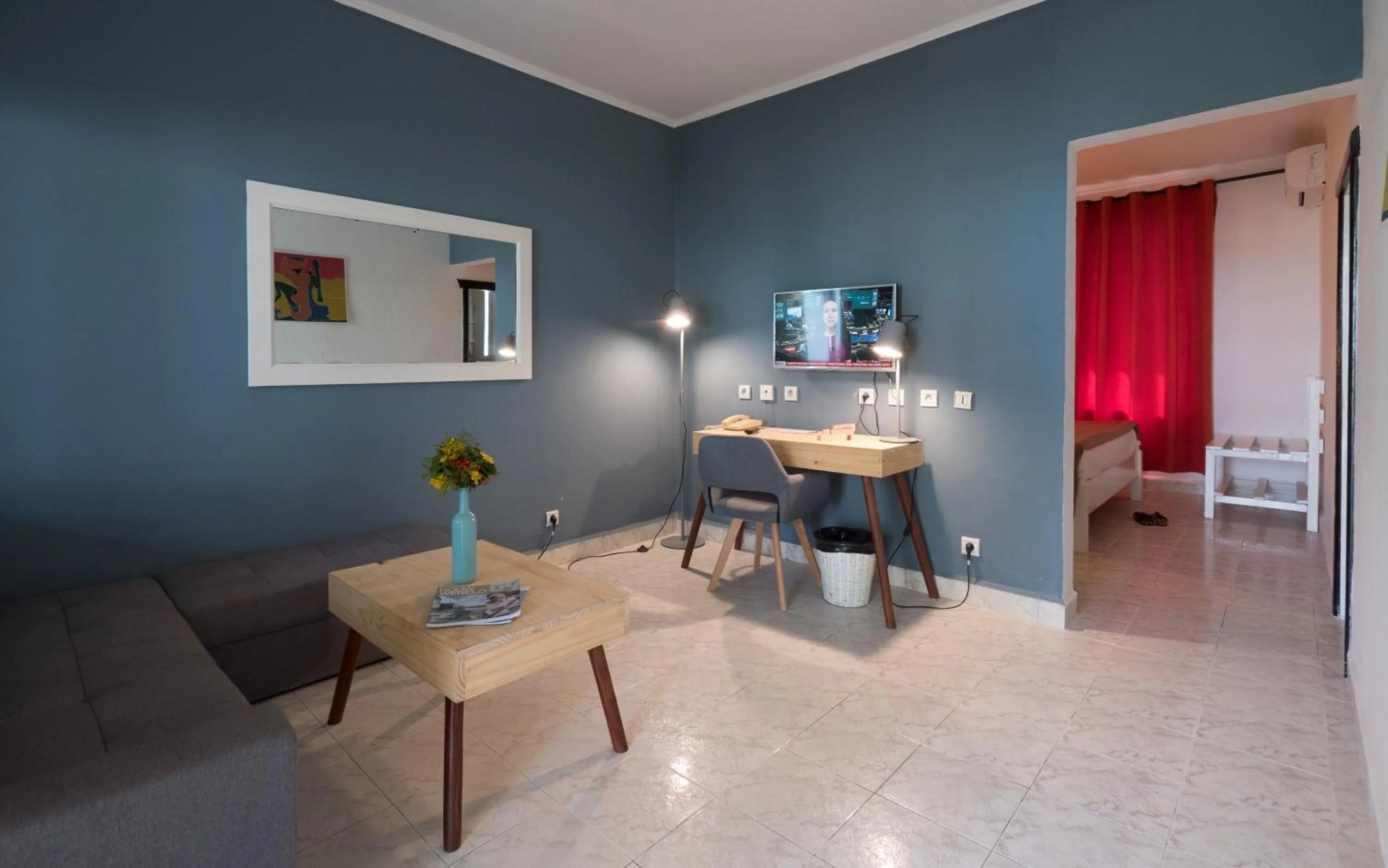 TV and multimedia in Sunset Beach Hotel