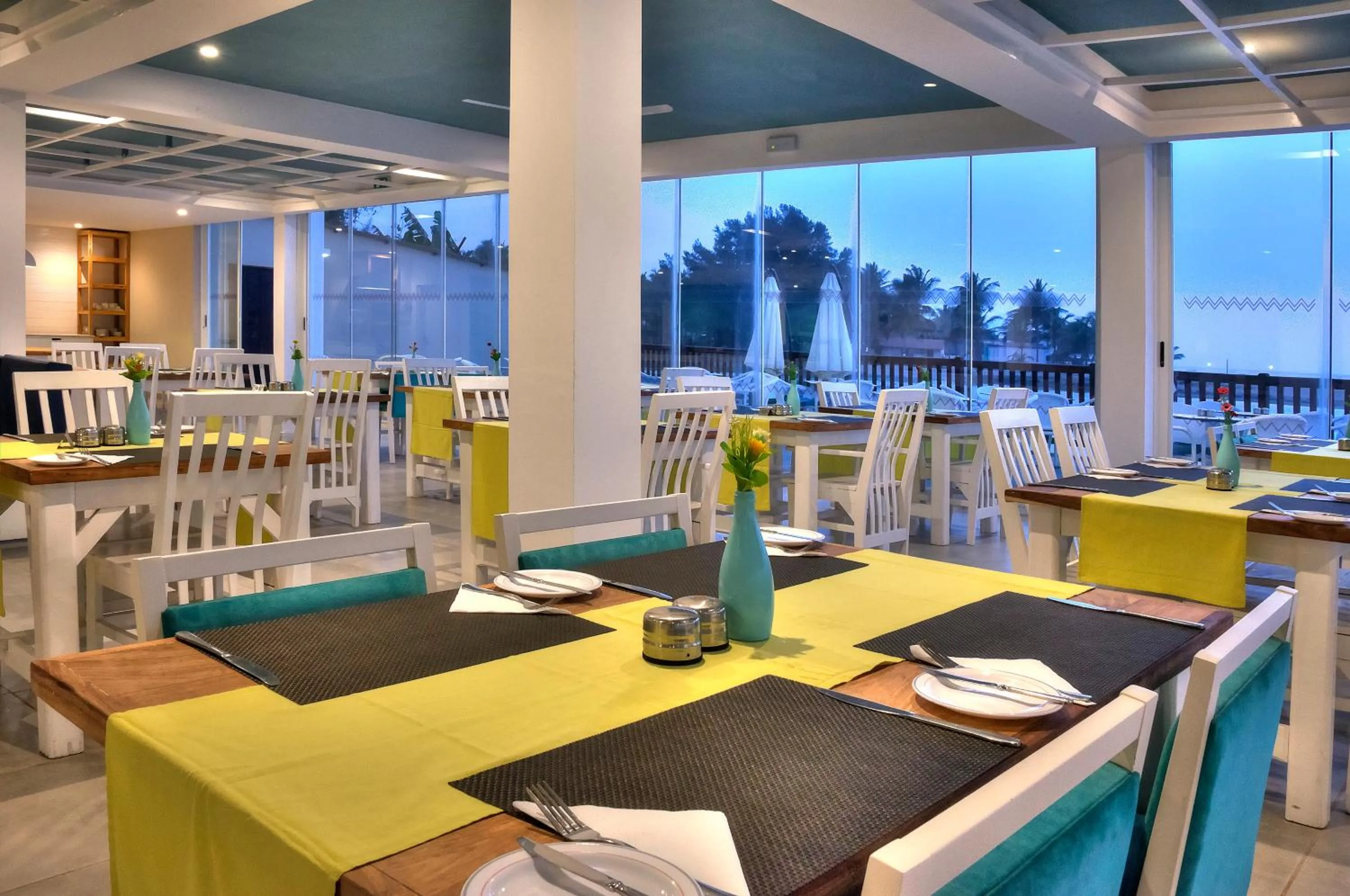 Restaurant/places to eat in Sunset Beach Hotel