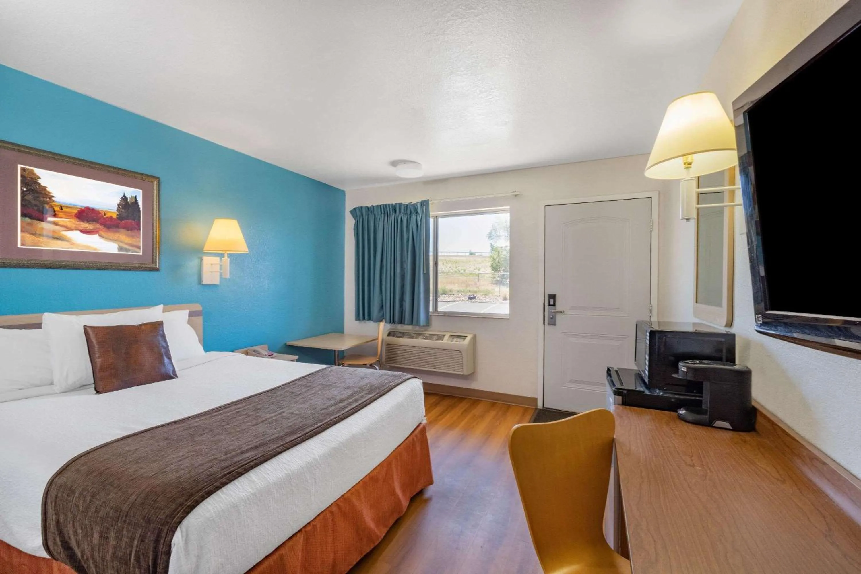 Photo of the whole room, Bed in Travelodge by Wyndham Miles City