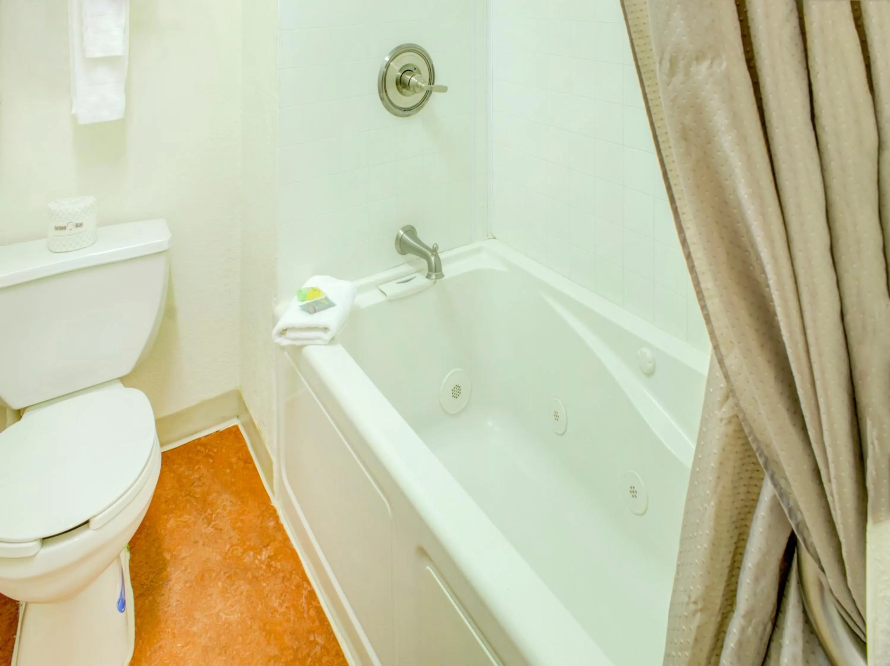 Bathroom in Travelodge by Wyndham Miles City