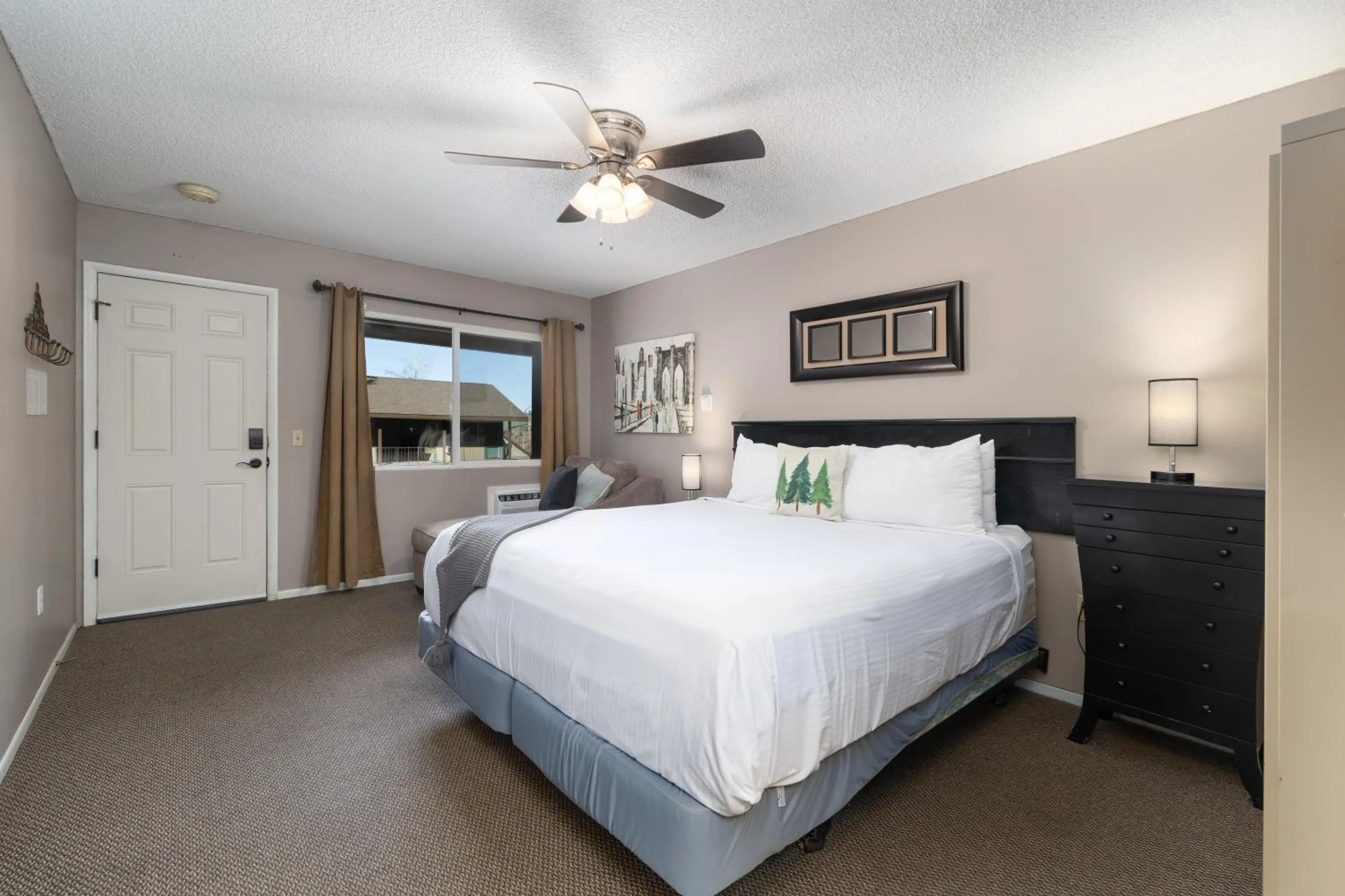 Bed in The Alder Inn