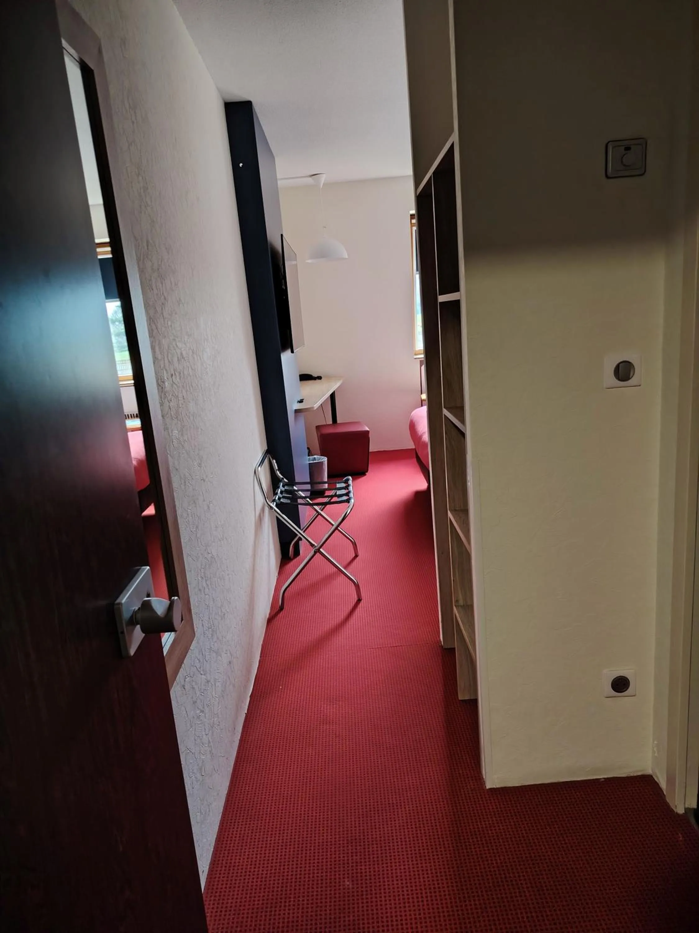 Photo of the whole room in Kyriad Laon