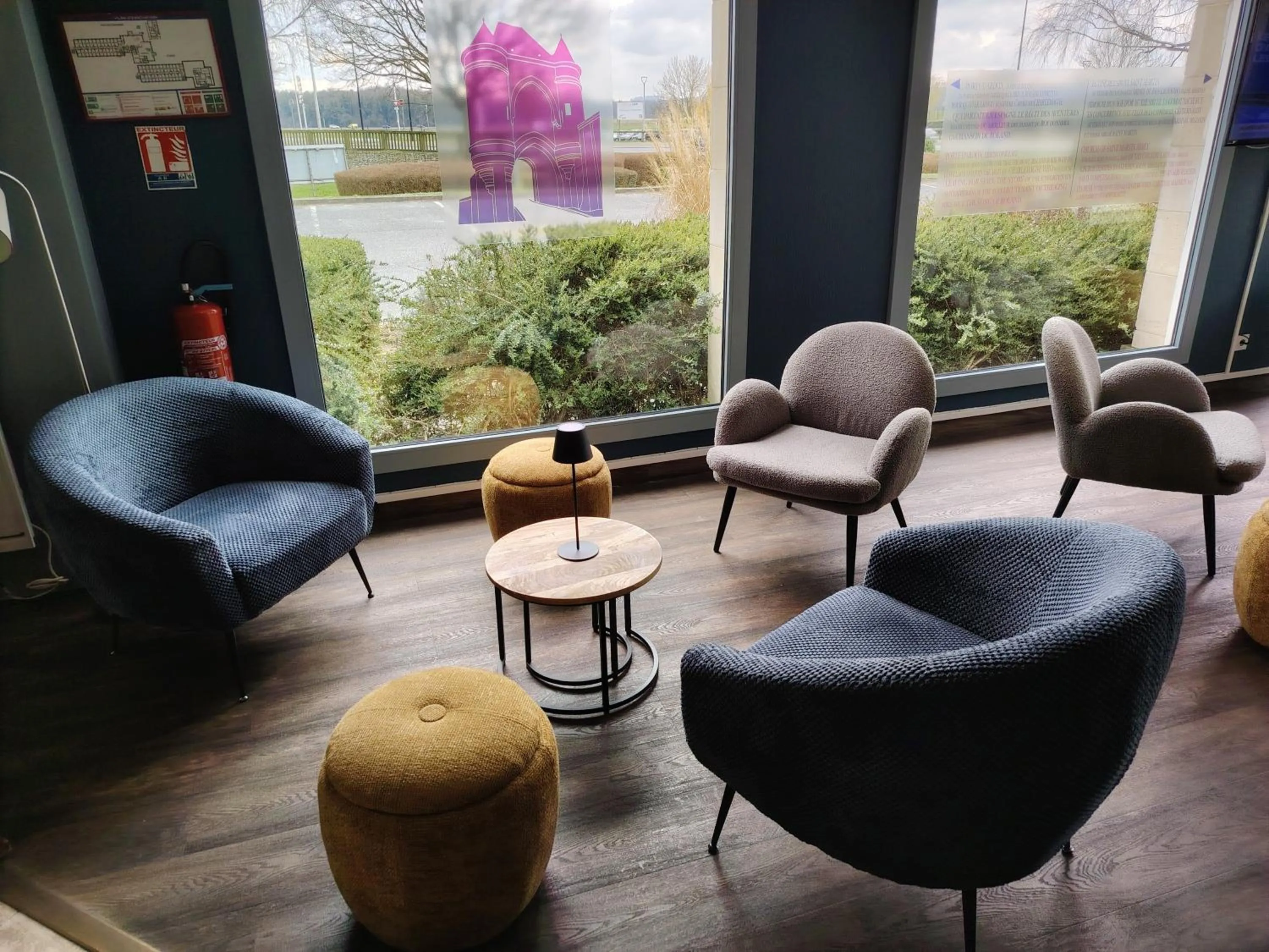 Living room in Kyriad Laon