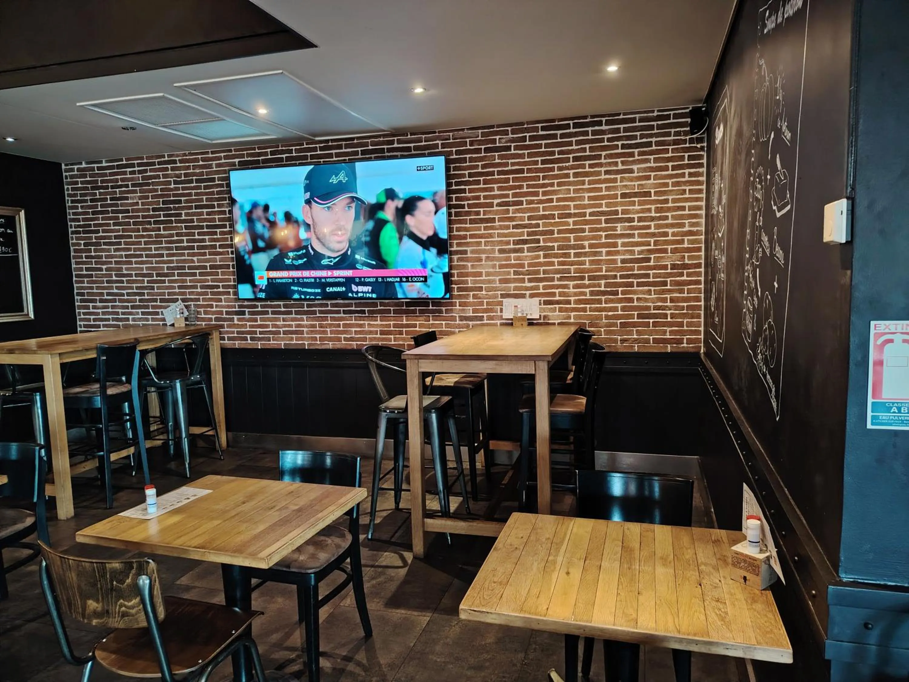 Restaurant/places to eat in Kyriad Laon