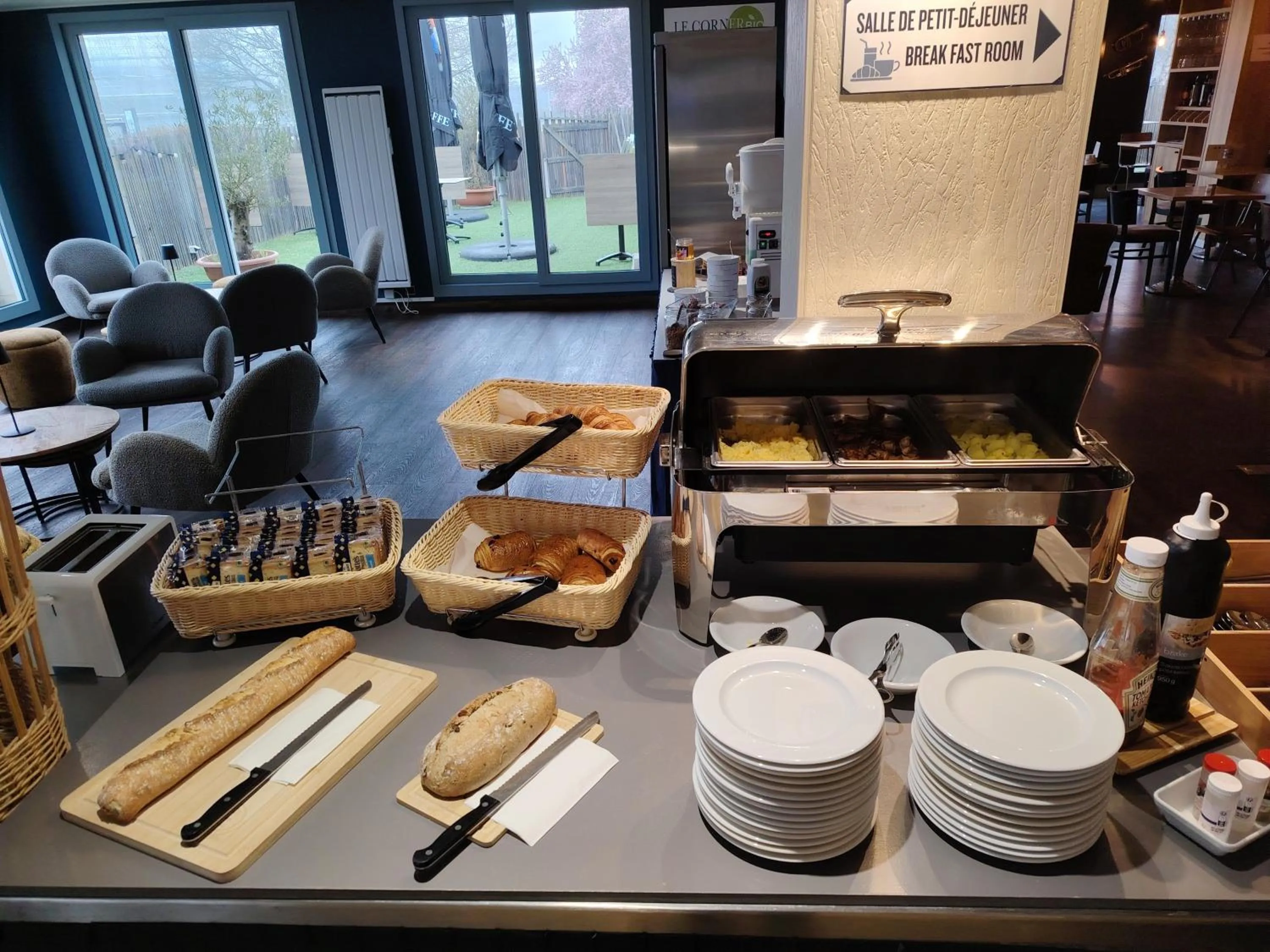 Breakfast in Kyriad Laon