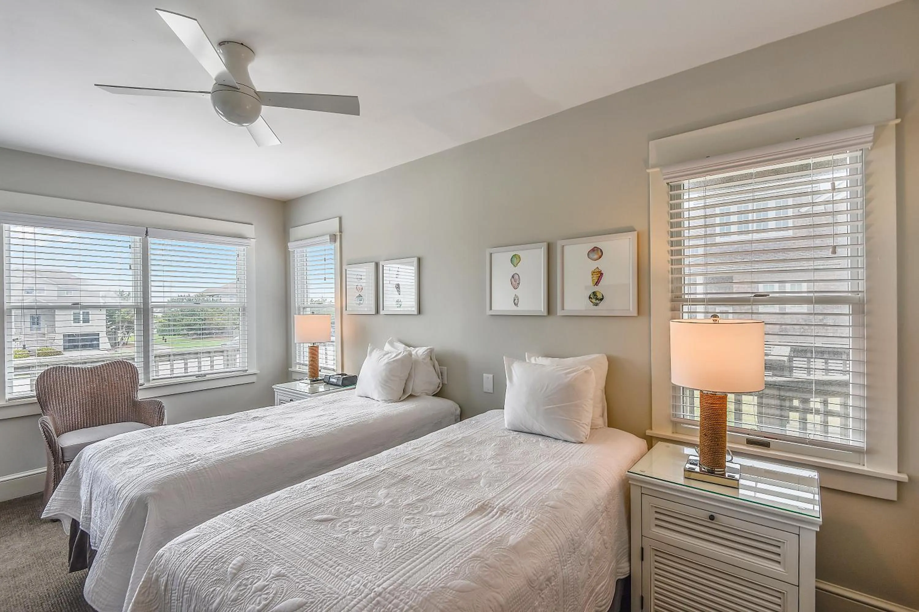 Photo of the whole room, Bed in The Sanderling