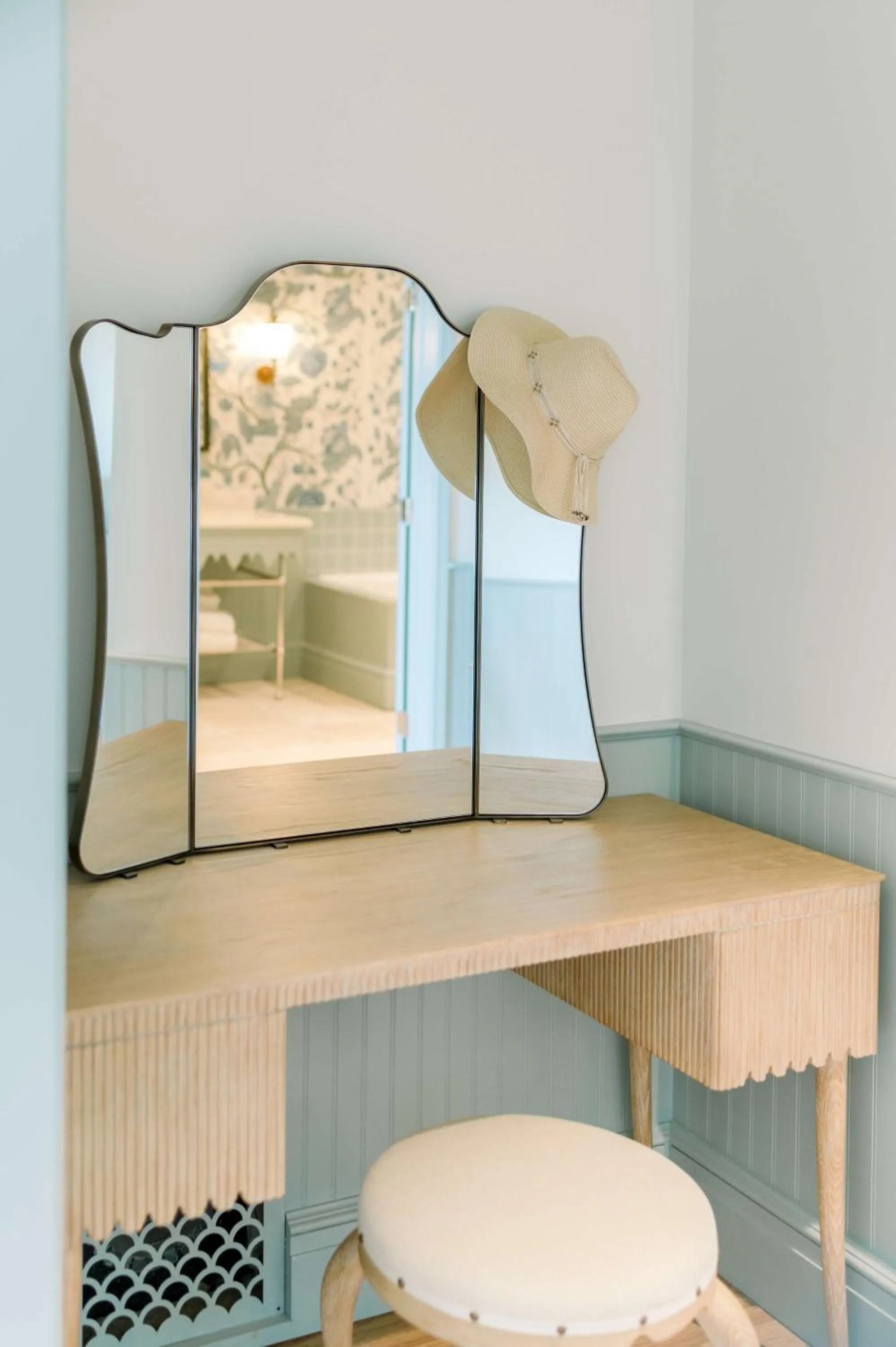 Photo of the whole room in The Sanderling