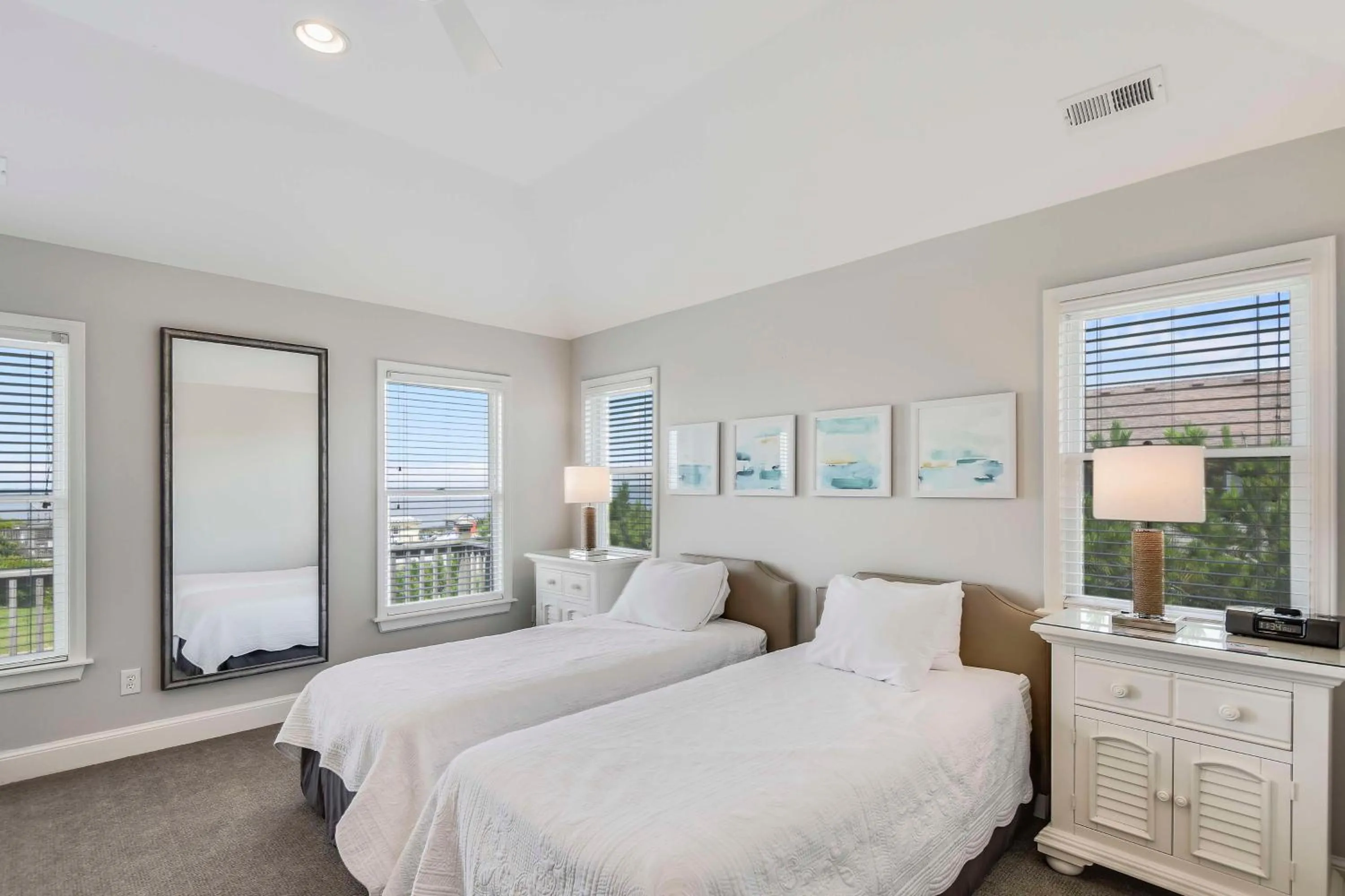 Bedroom, Bed in The Sanderling