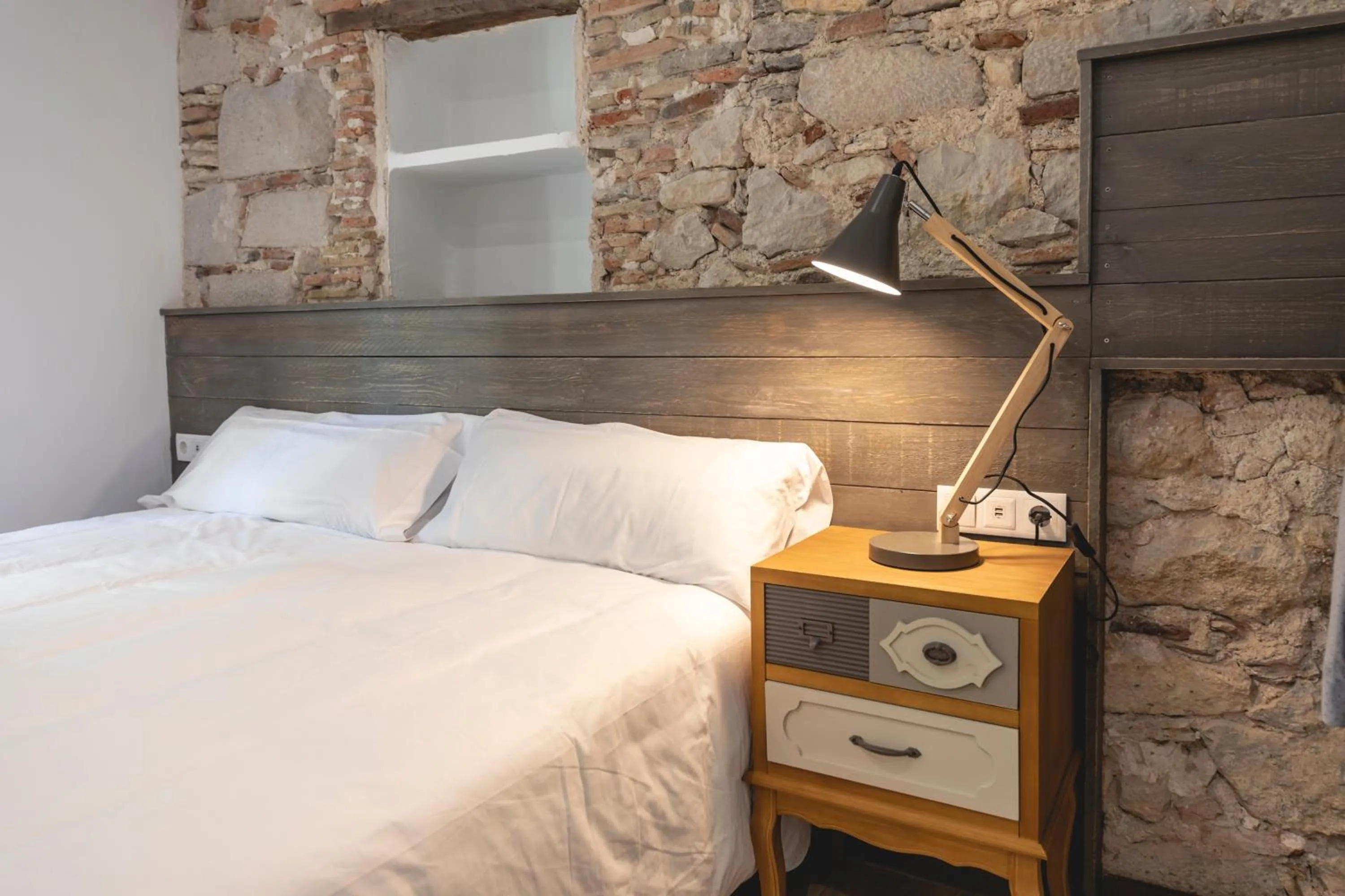 Bed in Bravissimo Rambla Eiffel Bridge 1