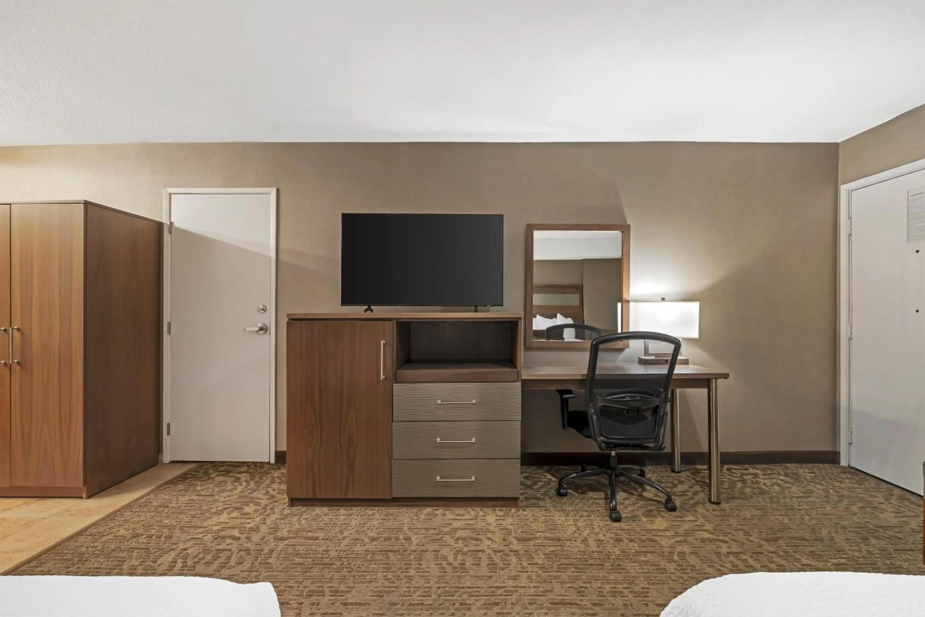 Bedroom, Bed in Best Western Plus Anaheim Inn