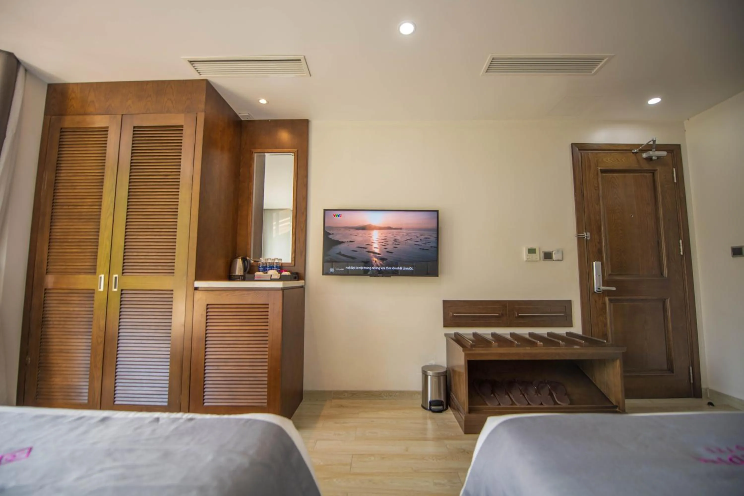 Bed in Cat Ba Paradise Hotel - Sky Bar & Massage