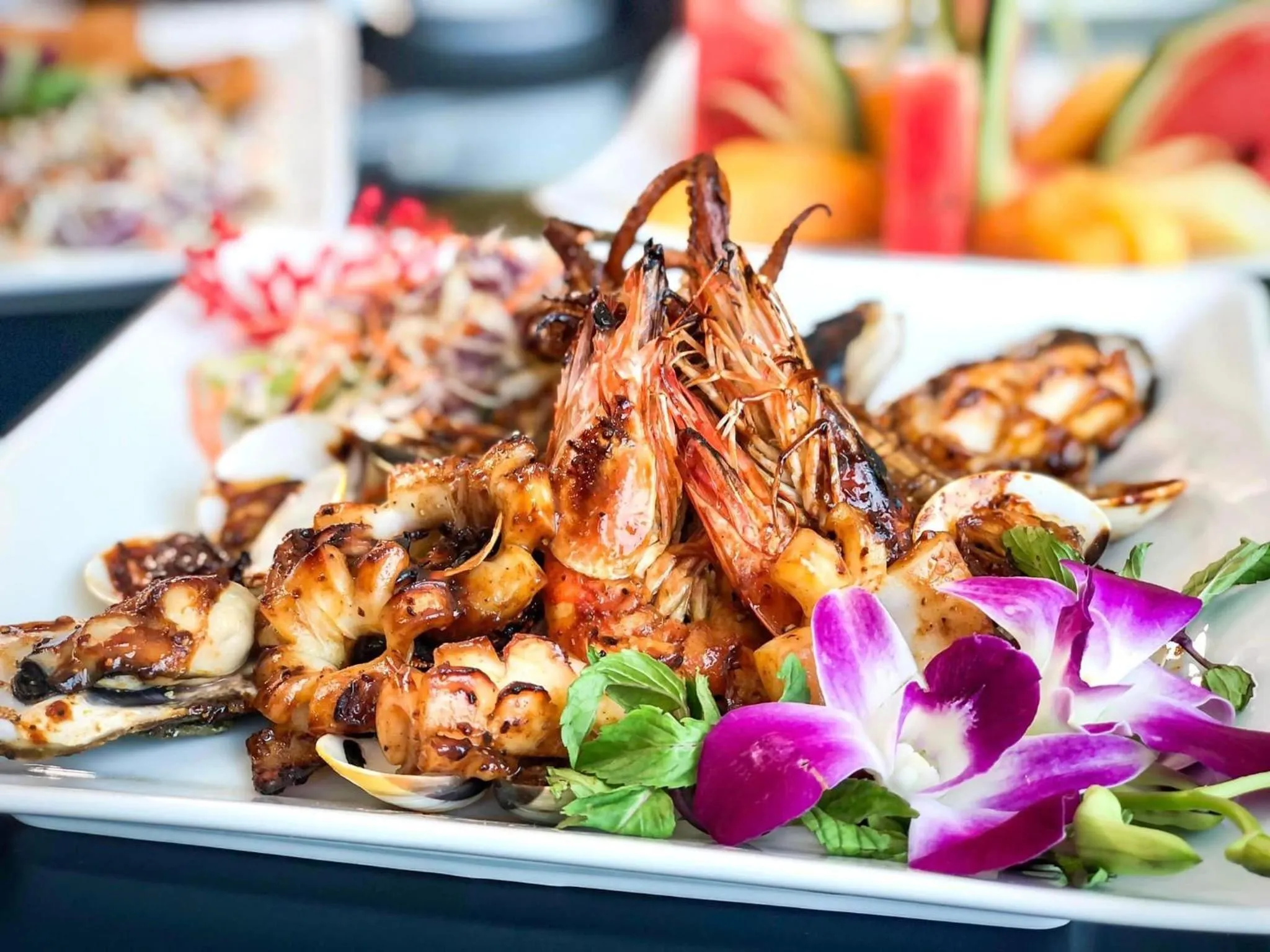 Food and drinks in Cat Ba Paradise Hotel - Sky Bar & Massage