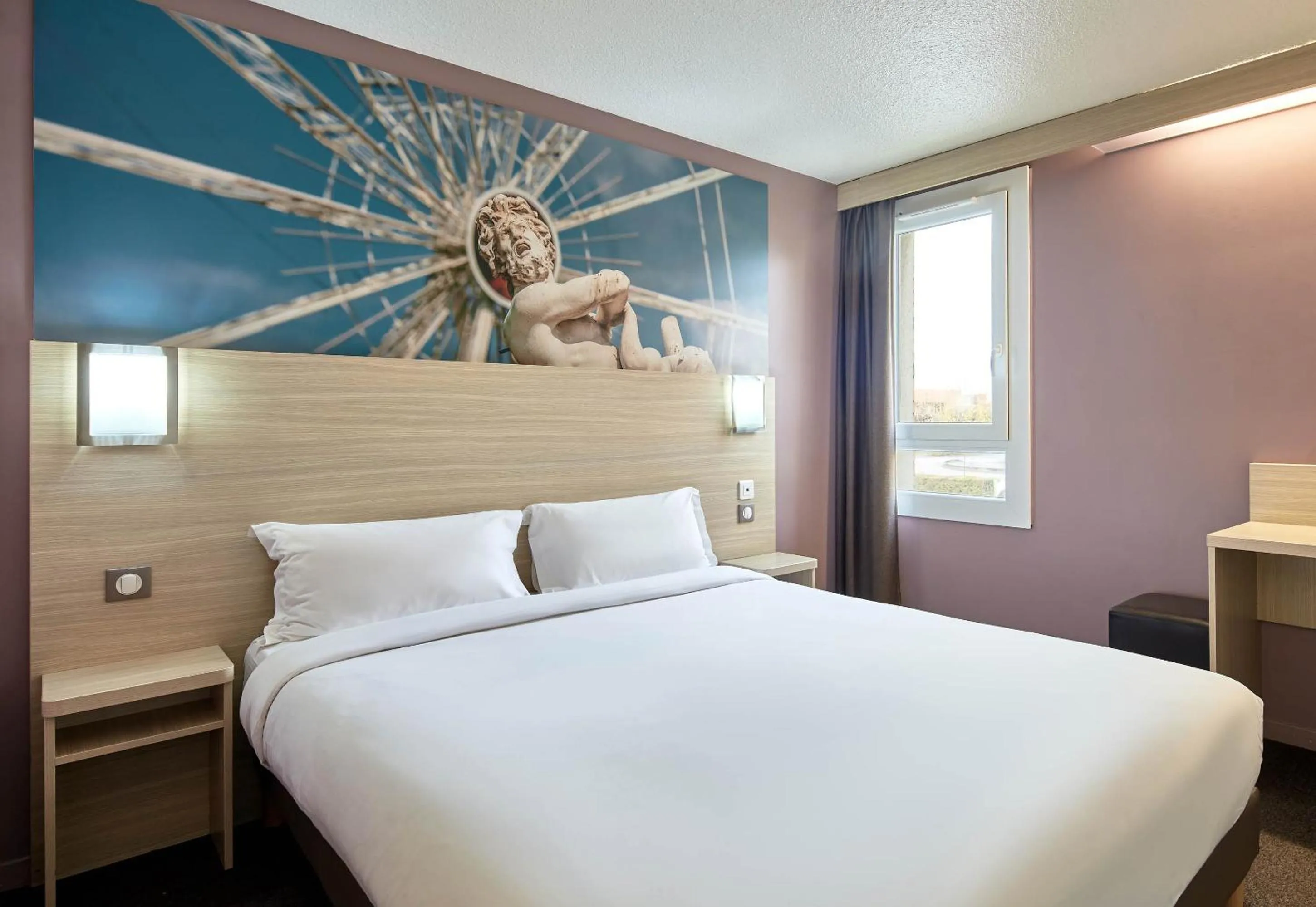 Bedroom, Bed in B&B HOTEL Marne-la-Vallée Chelles